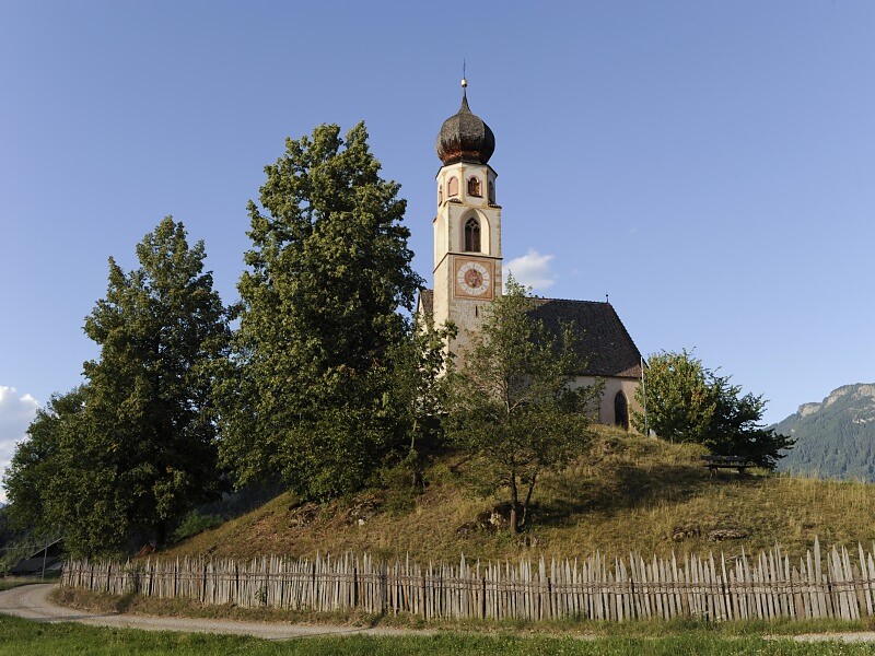 Sagra di San Costantino - Regione dolomitica Alpe di Siusi - #1 - suedtirol.info