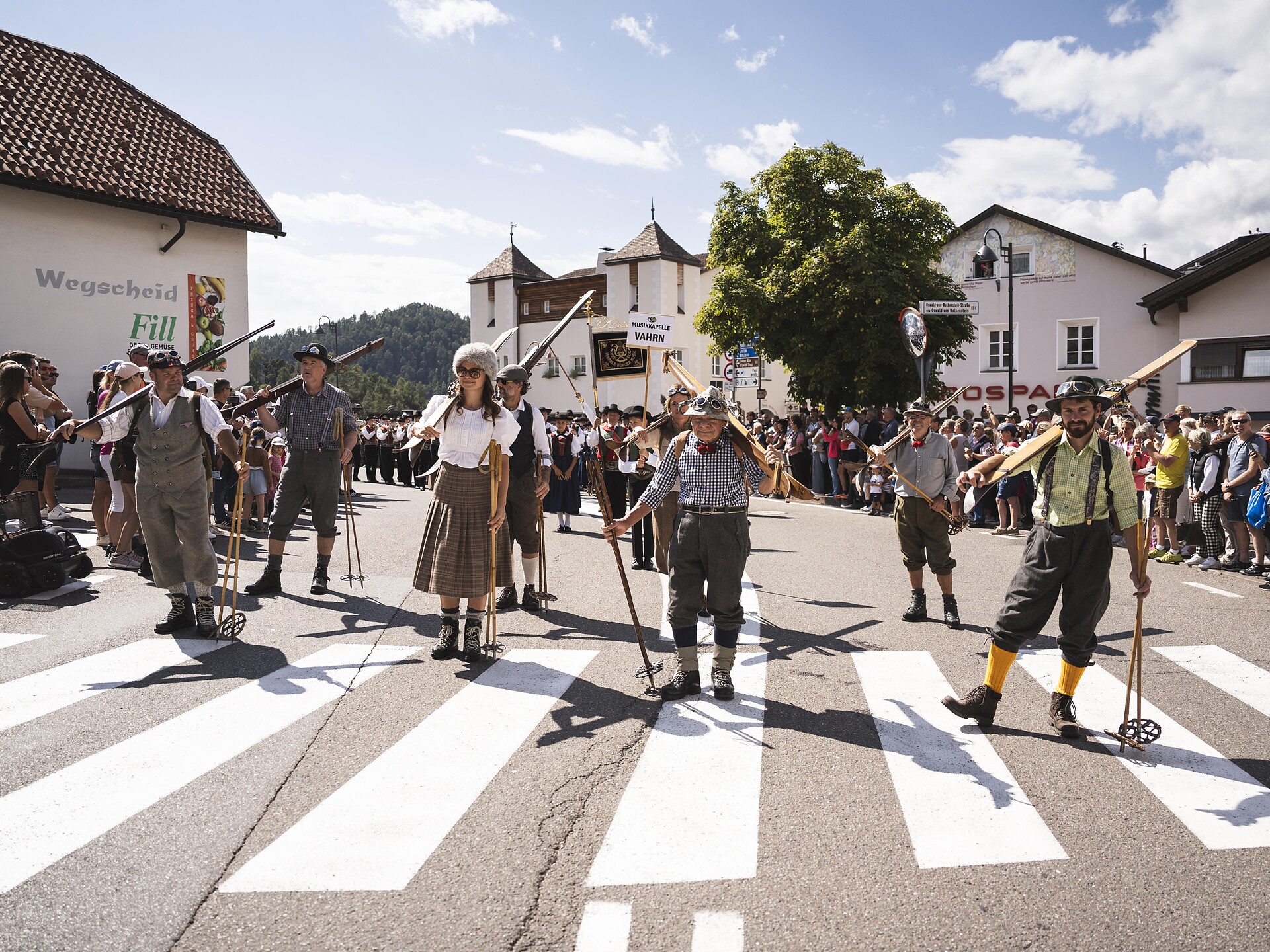 Festa del paese - Regione dolomitica Alpe di Siusi - #3 - suedtirol.info