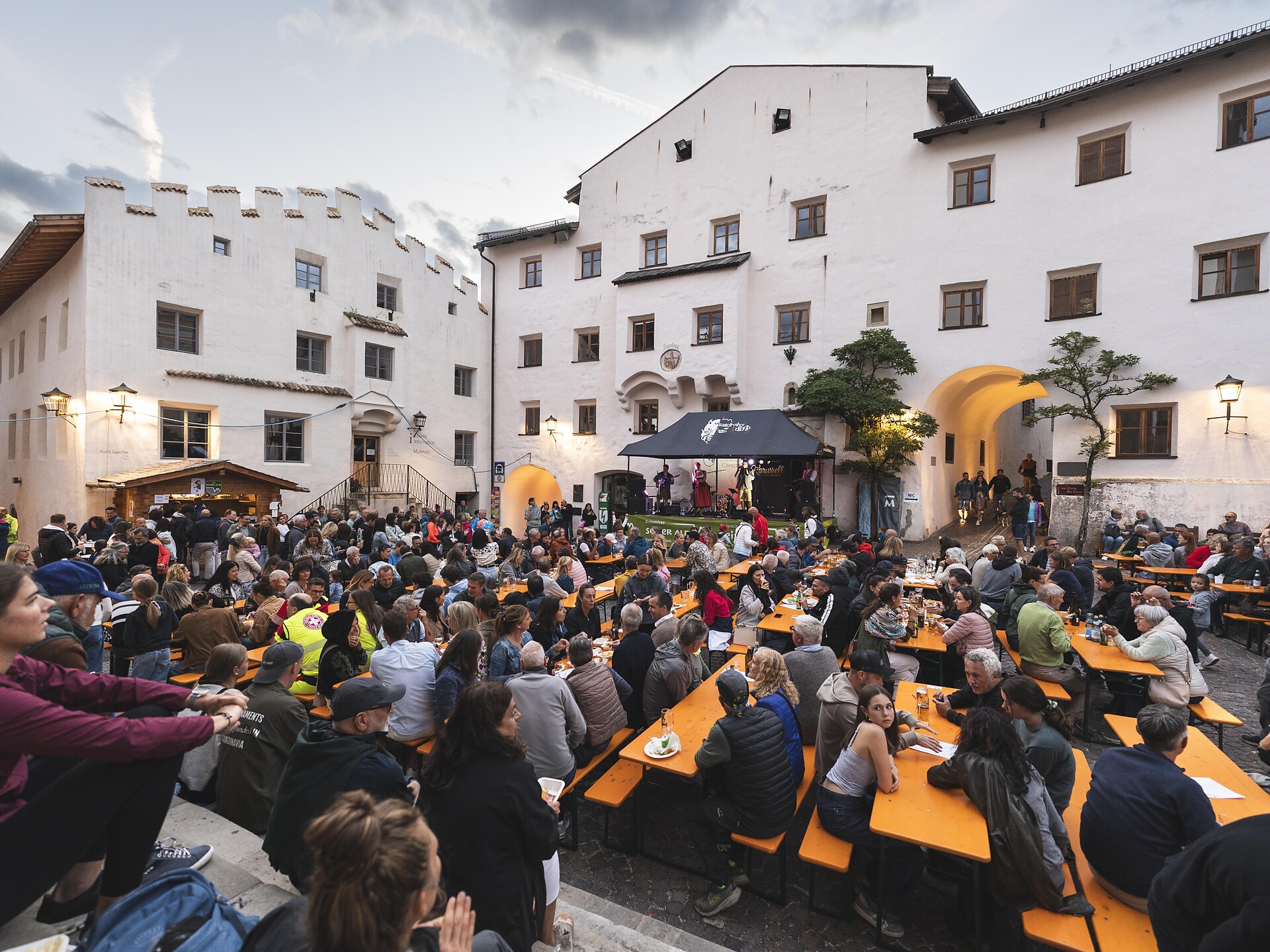 Festa del paese - Regione dolomitica Alpe di Siusi - #2 - suedtirol.info