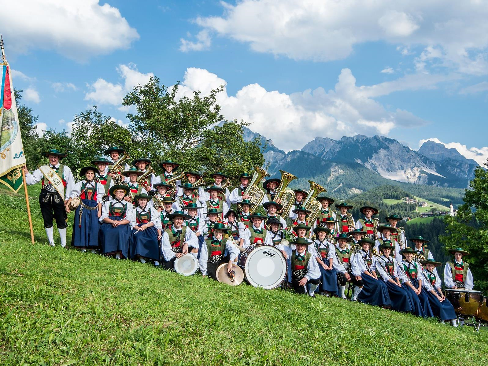 Concerto della banda musicale di La Pli a San Vigilio - Regione dolomitica Plan de Corones - #1 - suedtirol.info