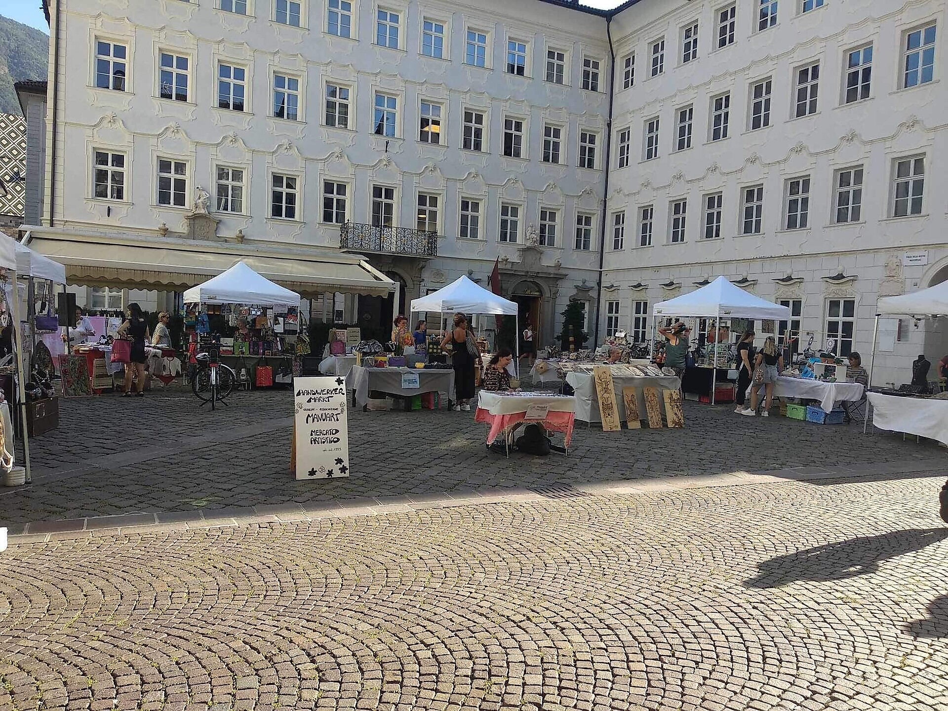 Mercatino dell'Artigianato Artistico Manuart in piazza della Mostra - Bolzano e dintorni - #2 - suedtirol.info