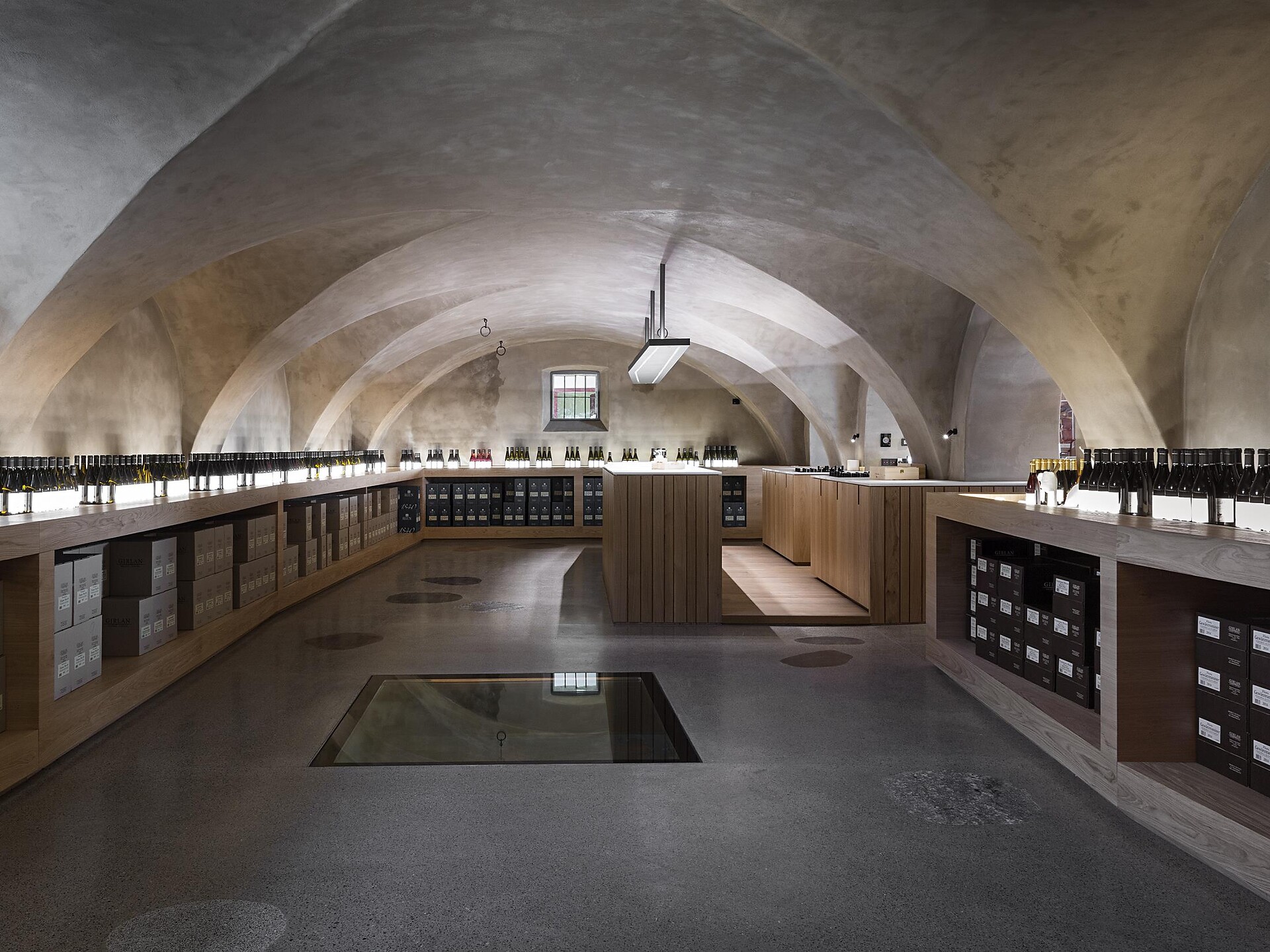 Cellar tour and tasting at the Girlan Winery - Alto Adige Wine Road - #2 - suedtirol.info