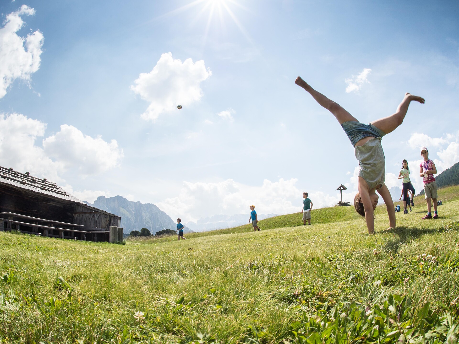 Kids Active: Yoga & esperienza culinaria nel bosco - Regione dolomitica Val Gardena - #3 - suedtirol.info