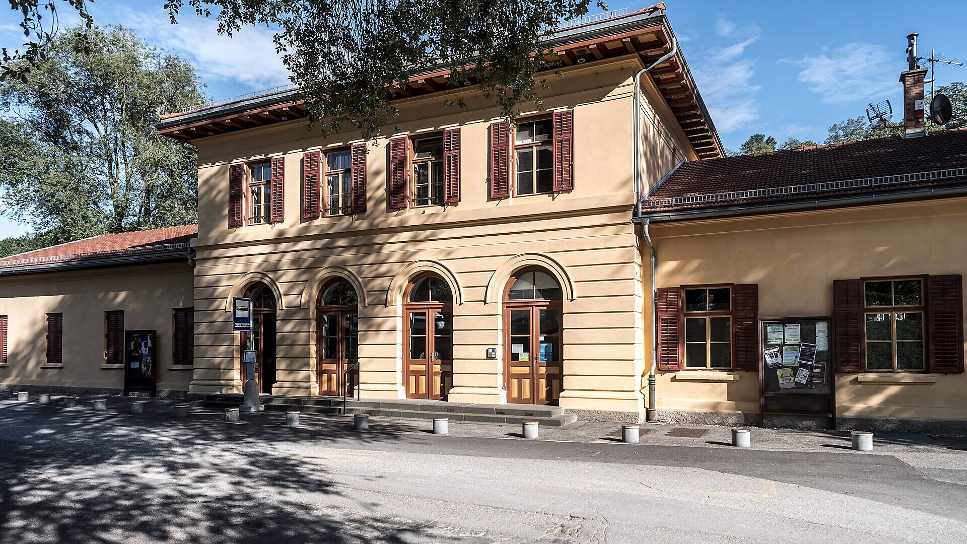 Kino - "Vier minus drei" - Südtiroler Weinstraße - #1 - suedtirol.info