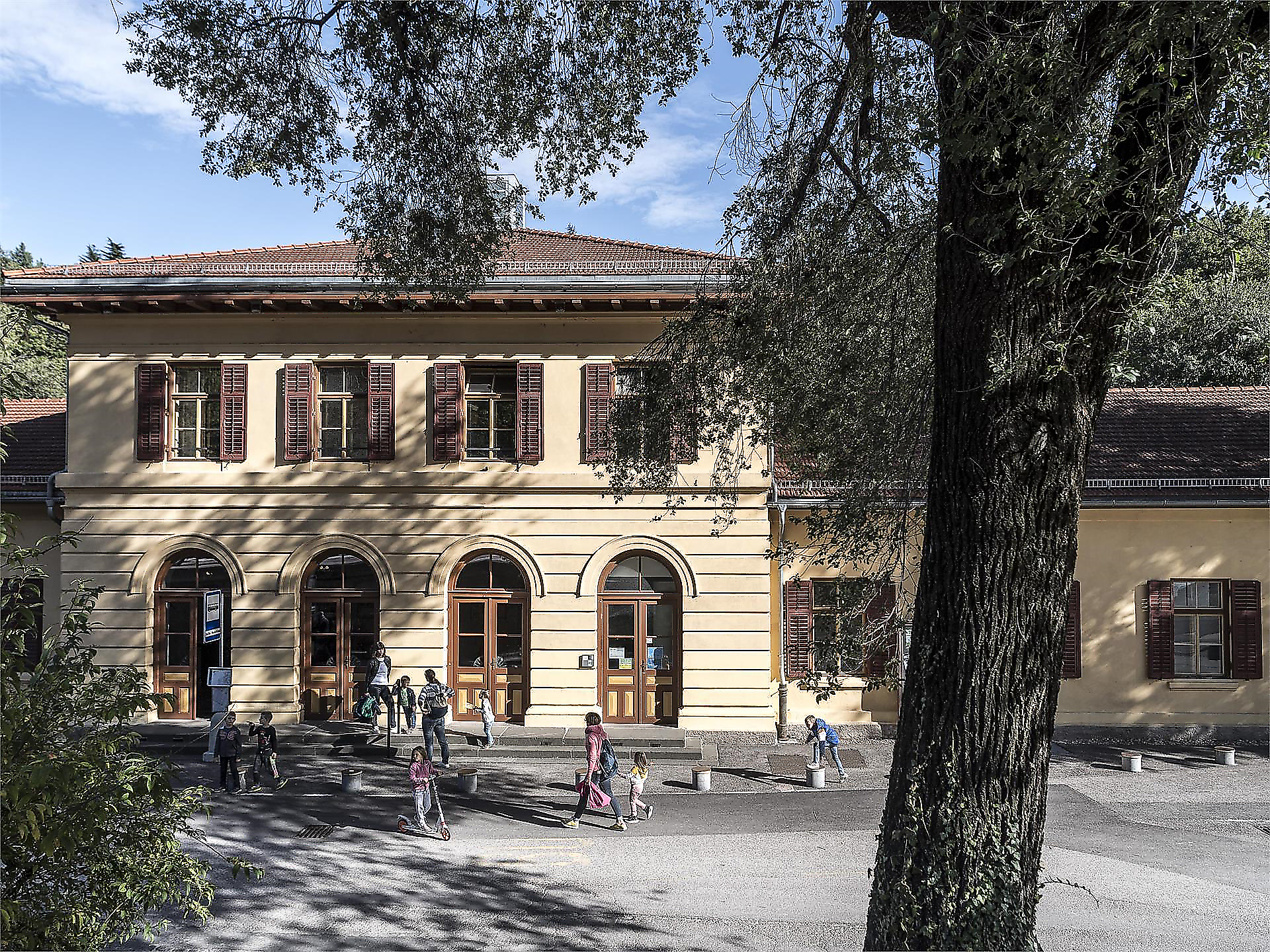 Kino - "Father Mother Sister Brother" - Südtiroler Weinstraße - #1 - suedtirol.info