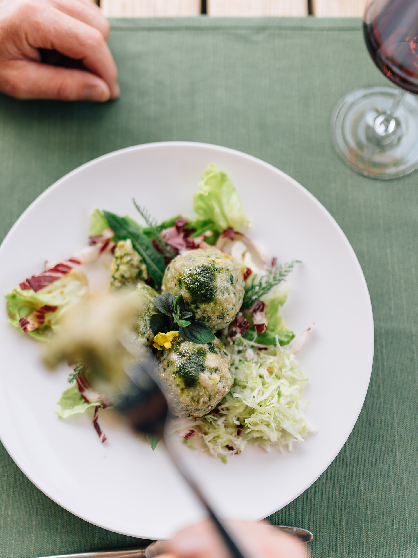 Knödel kochen auf der Moschwaldalm - Meran und Umgebung - #3 - suedtirol.info