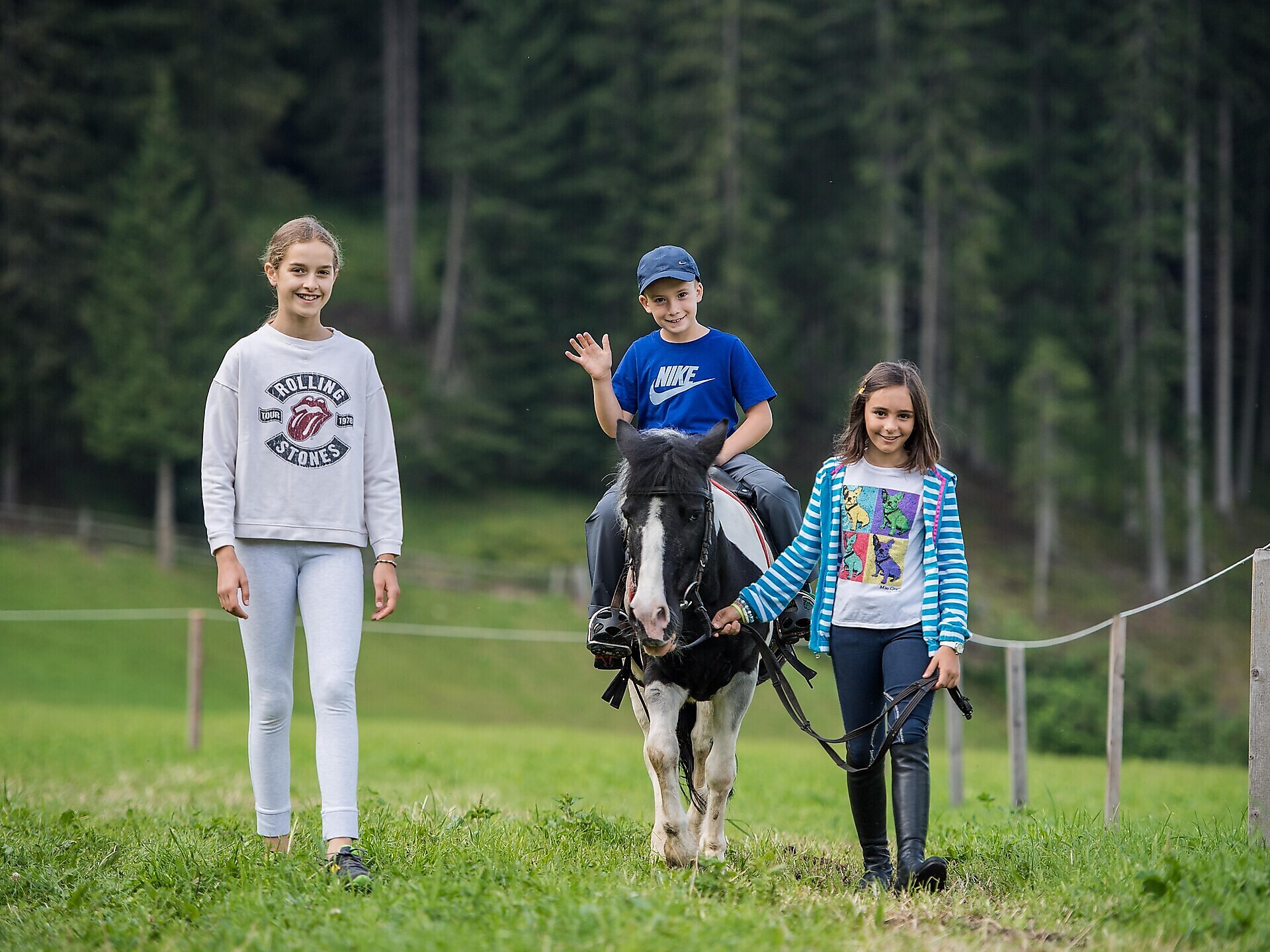 Kids Active: Tierliebende Pferdeflüsterer und Holzspielzeug - Dolomitenregion Gröden - #1 - suedtirol.info