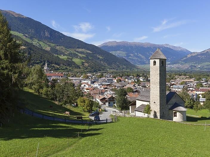 Kunsthistorische Führung in deutscher Sprache in der St.-Johann-Kirche Prad Prato allo Stelvio 2 suedtirol.info