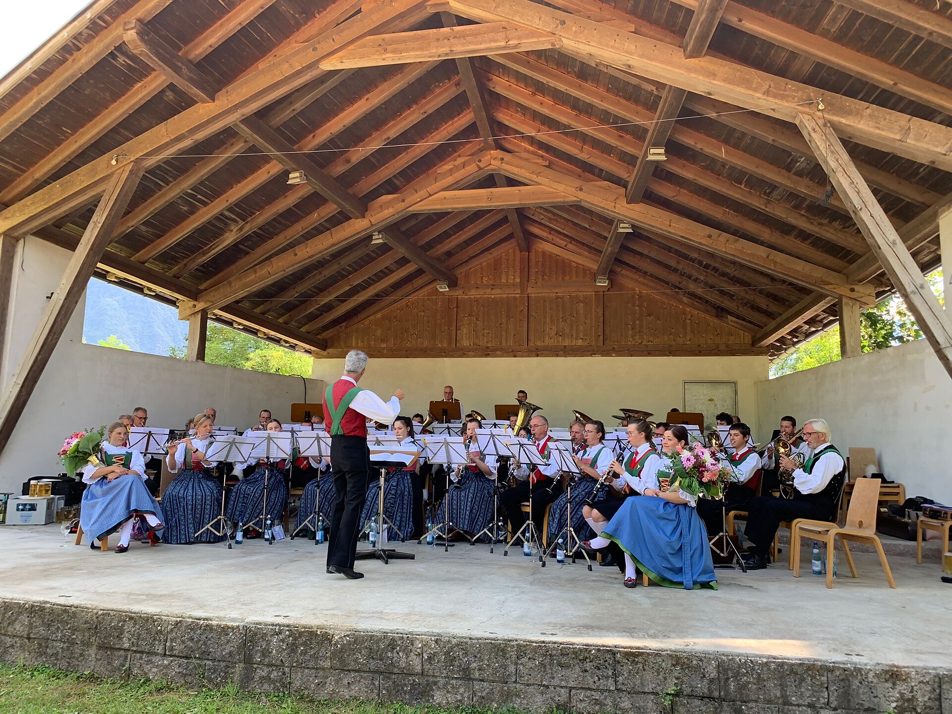 Concerto della banda musicale di Ega sulla Malga Mayrl Nova Ponente 3 suedtirol.info