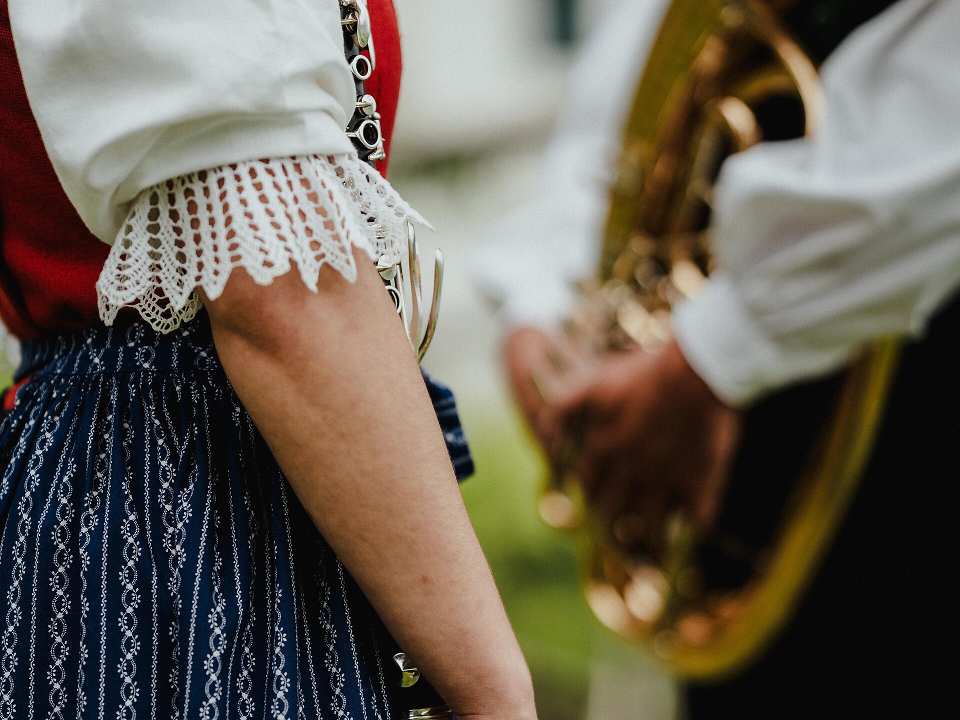 Konzert der Musikkapelle Vernuer auf dem Raiffeisenplatz Schenna - Meran und Umgebung - #2 - suedtirol.info