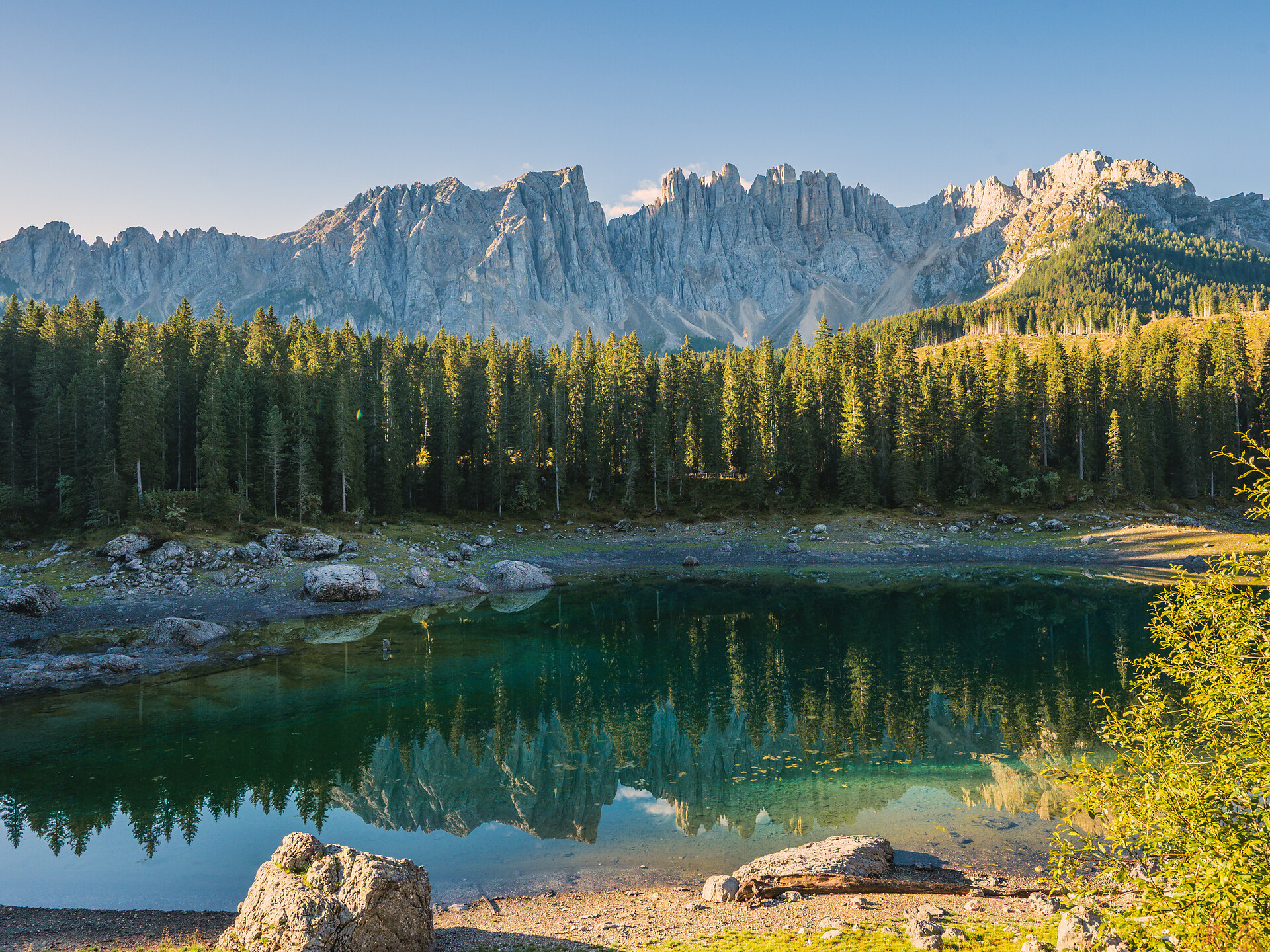Karer See entdecken: Natur, Klangholz und Sagen - Dolomitenregion Eggental - #1 - suedtirol.info