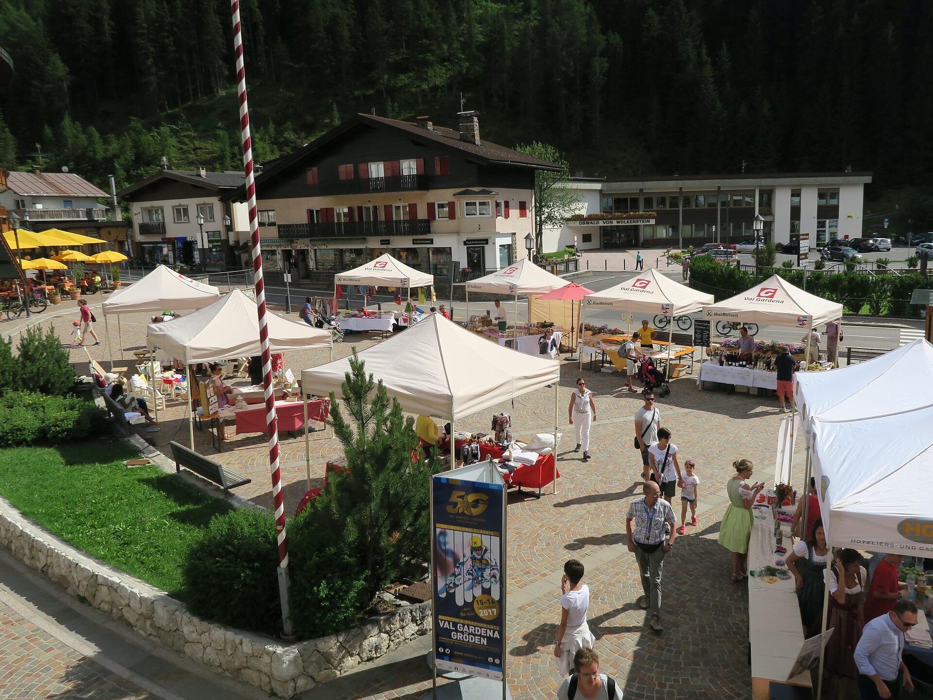 Mercatino dell'artigianato artistico - Regione dolomitica Val Gardena - #3 - suedtirol.info