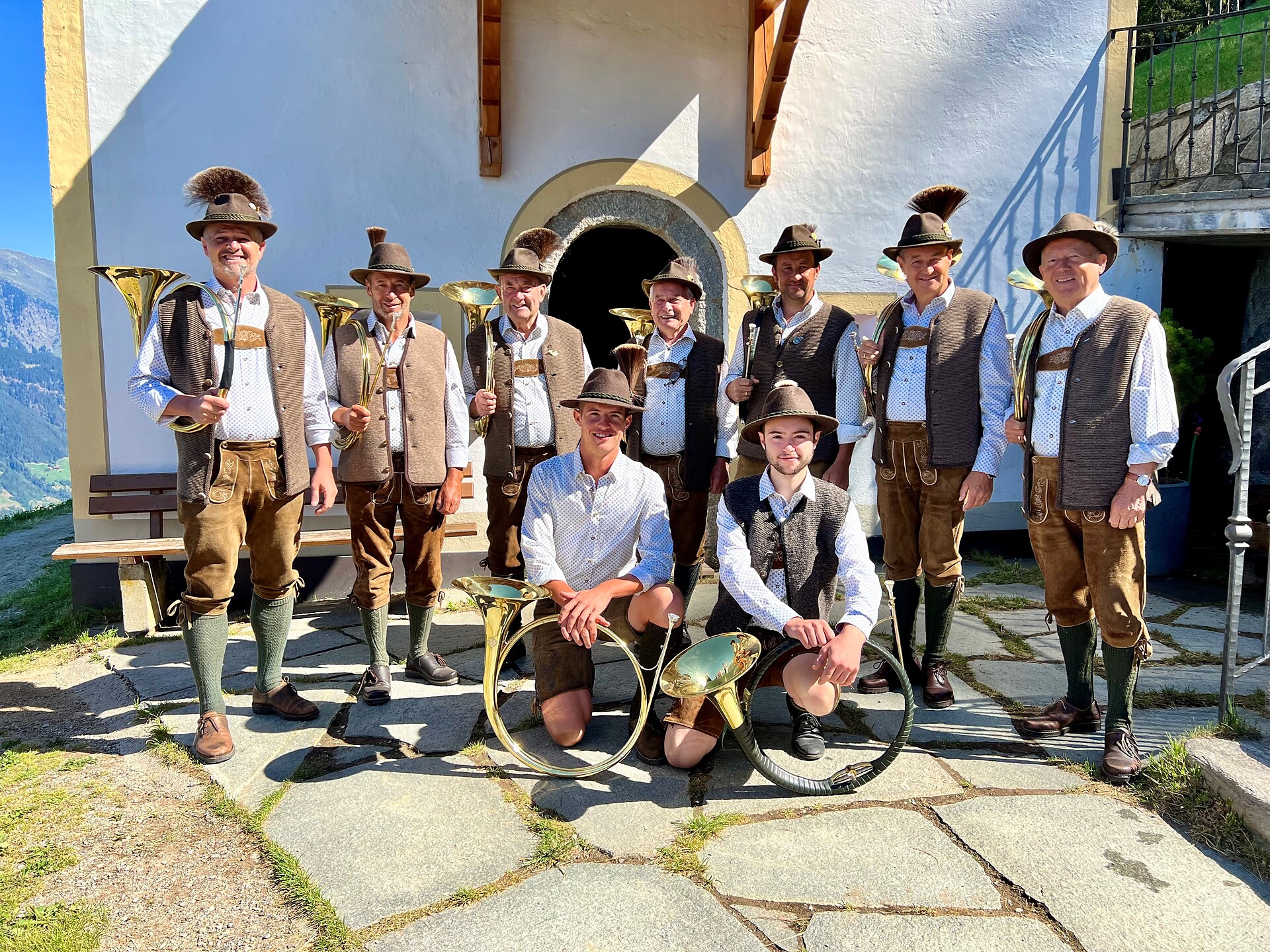 Konzertabend mit den Jagdhornbläsern Schenna & Umgebung auf dem Raiffeisenplatz - Meran und Umgebung - #3 - suedtirol.info
