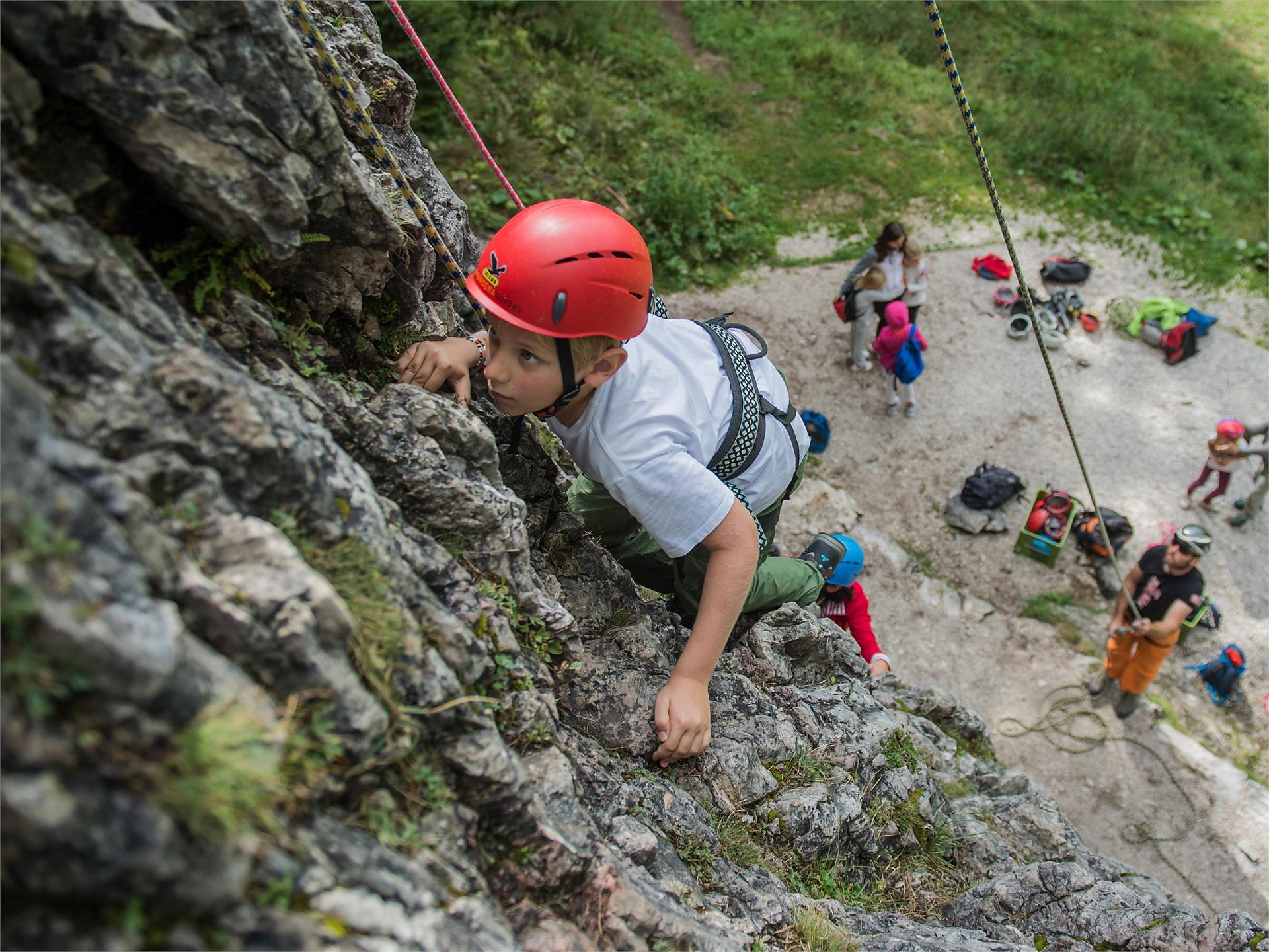 Kids Active: Abili alpinisti e curiosi osservatori della natura Ortisei 1 suedtirol.info