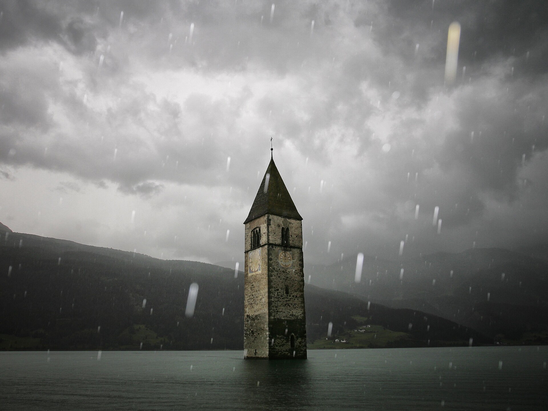 Kinoabend - "Das versunkene Dorf" Graun im Vinschgau 1 suedtirol.info
