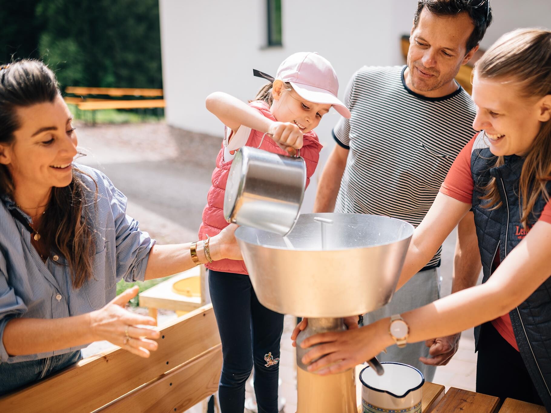 KIDS al maso – Preparare il burro al maso Lenkhof Avelengo 1 suedtirol.info