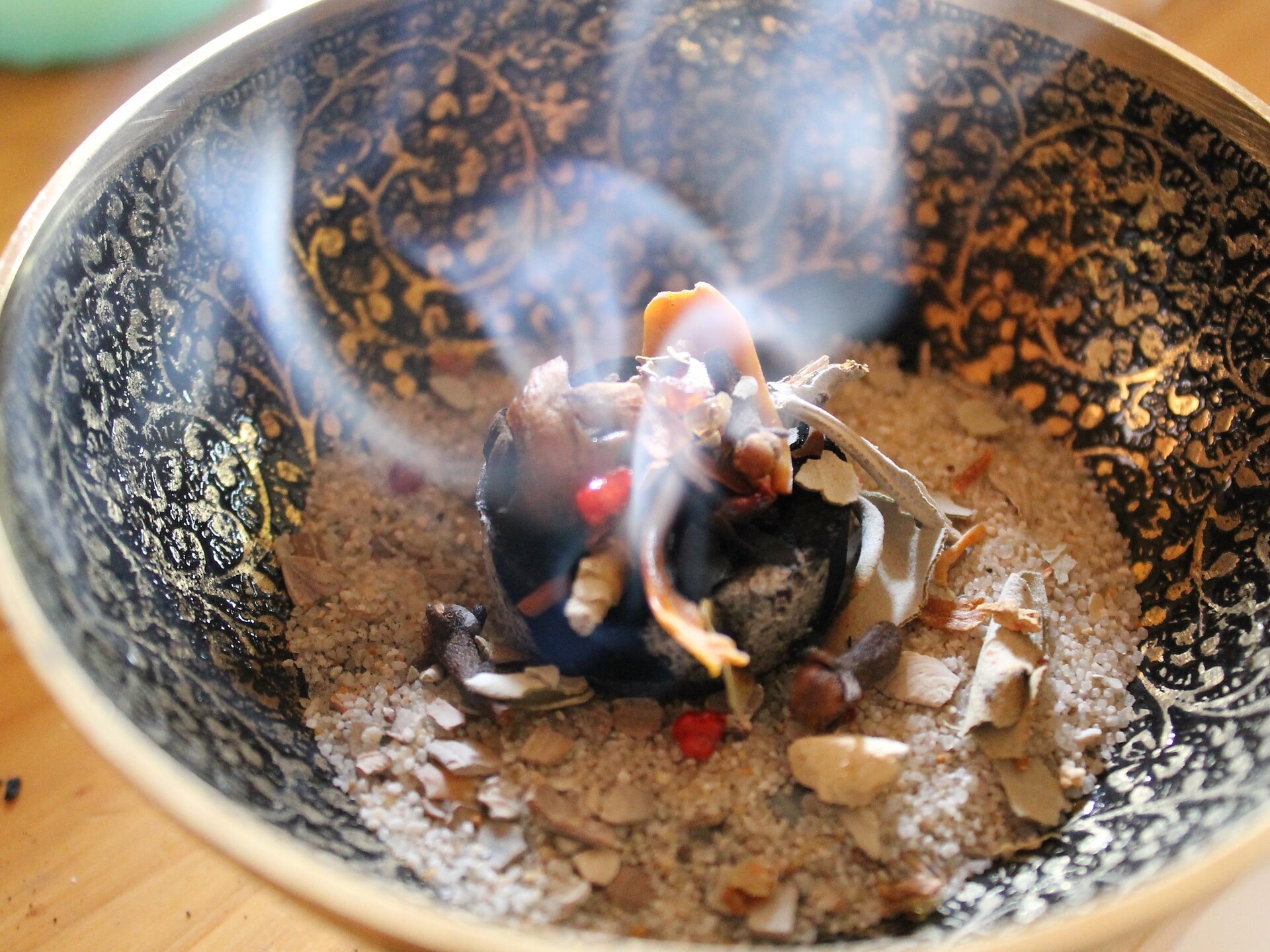 Herb Workshop: Fragrant Magic – Crafting Your Own Incense Balls - Dolomites Region Eggental - #1 - suedtirol.info