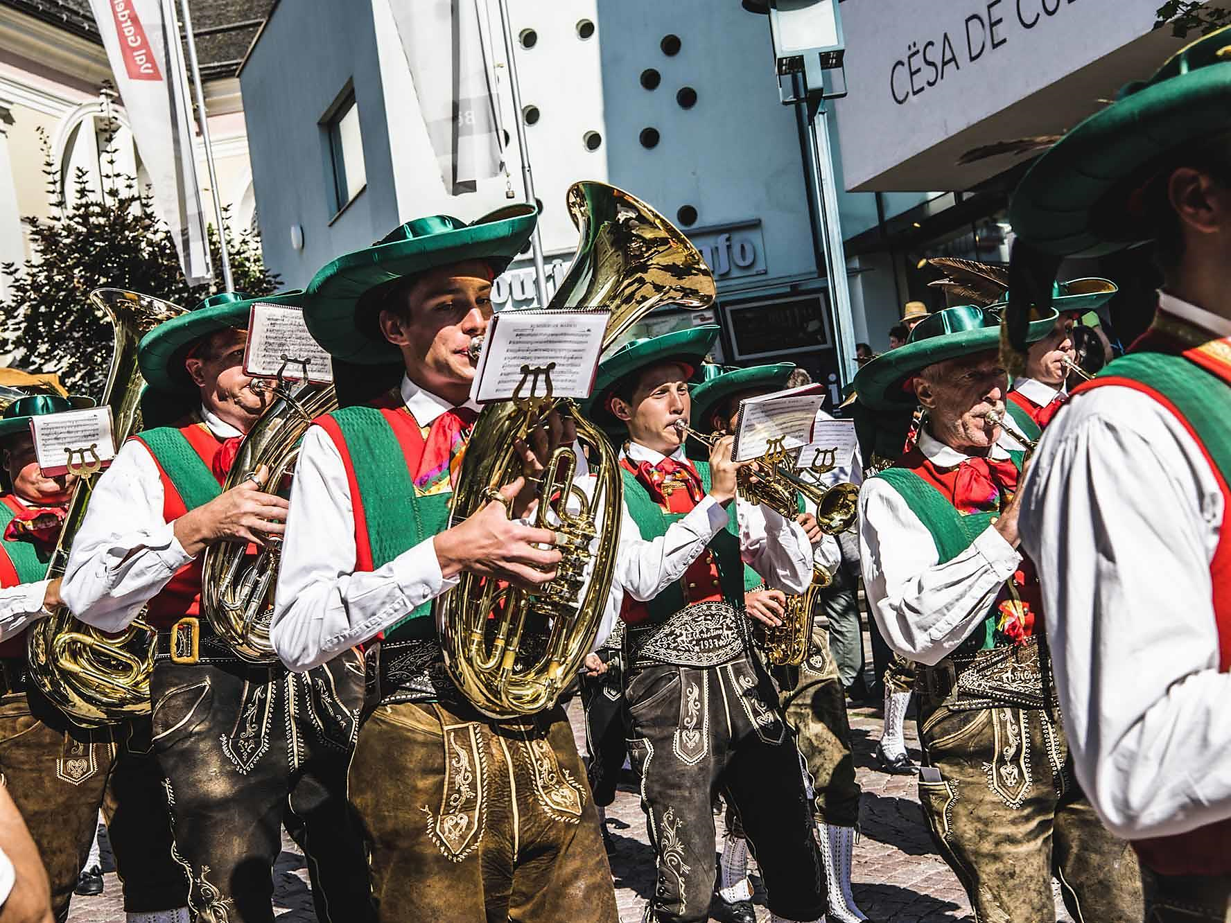 Village Festival of Ortisei Urtijëi/Ortisei 1 suedtirol.info