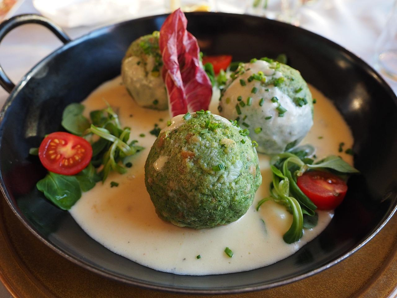 Knödel machen und schmecken lassen am Schildhof Obergereuth St.Martin in Passeier 1 suedtirol.info