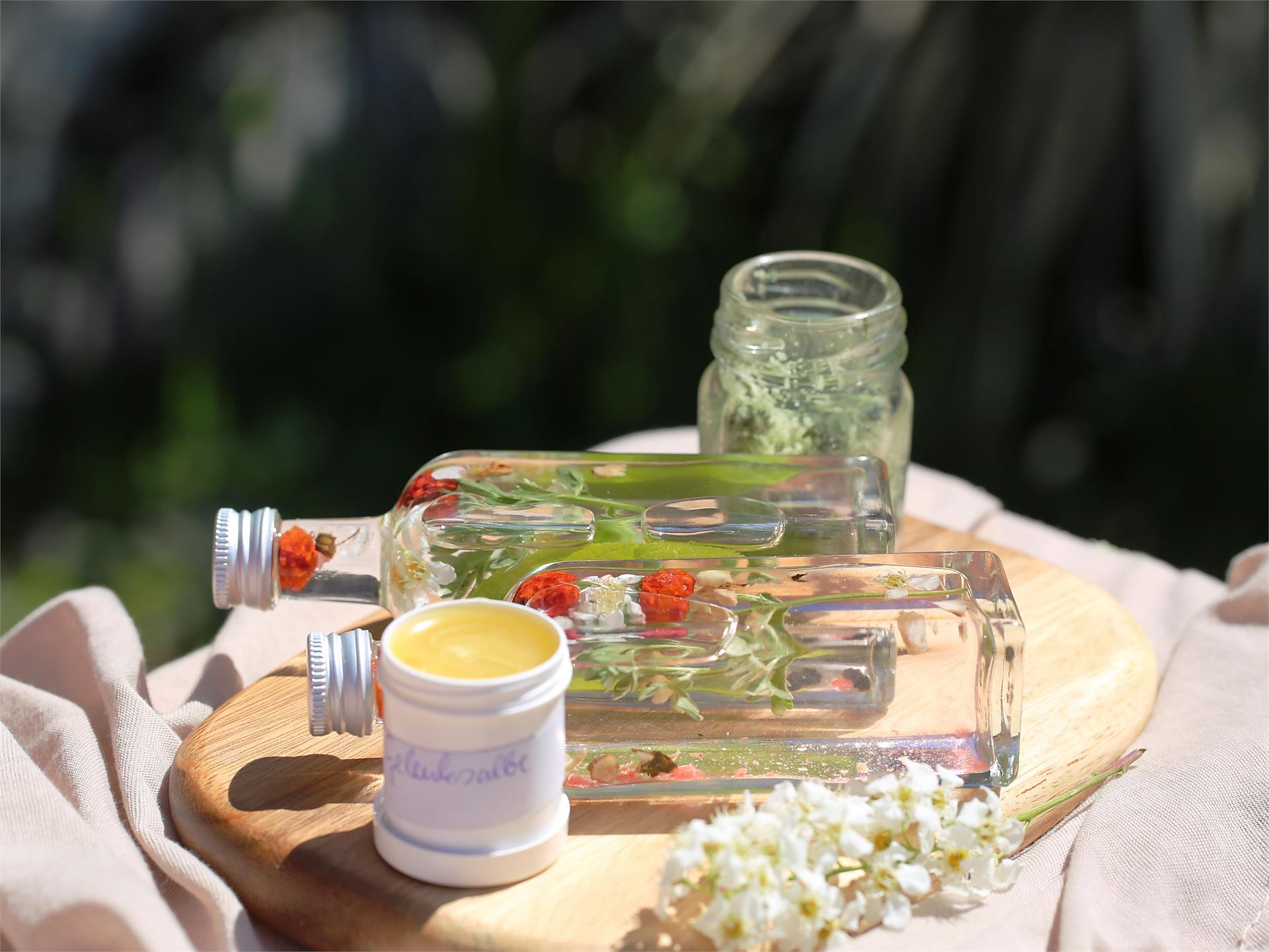 Effective medicinal herbs and healthy indulgence Partschins/Parcines 2 suedtirol.info