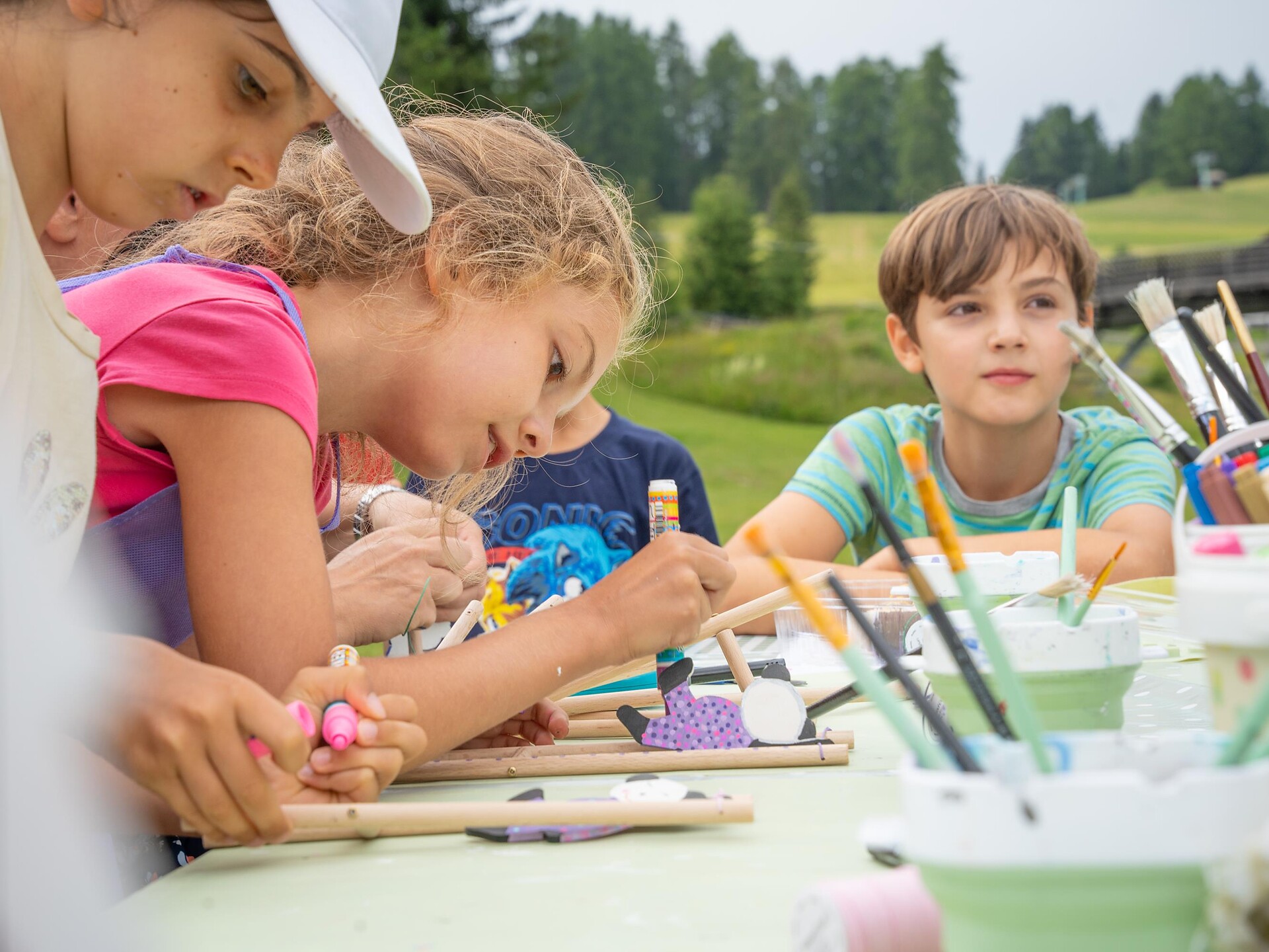 Kids Active: Eifrige Schatzsuche und kreative Waldwerkstatt St.Ulrich 1 suedtirol.info