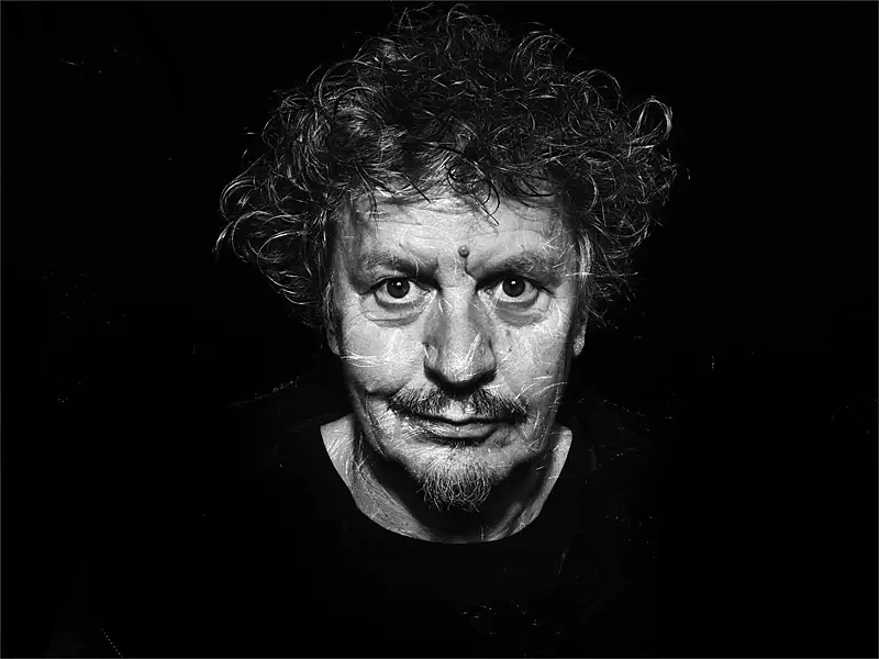 Kabarett "VERWIRRT" mit Lukas Lobis Schlanders 1 suedtirol.info