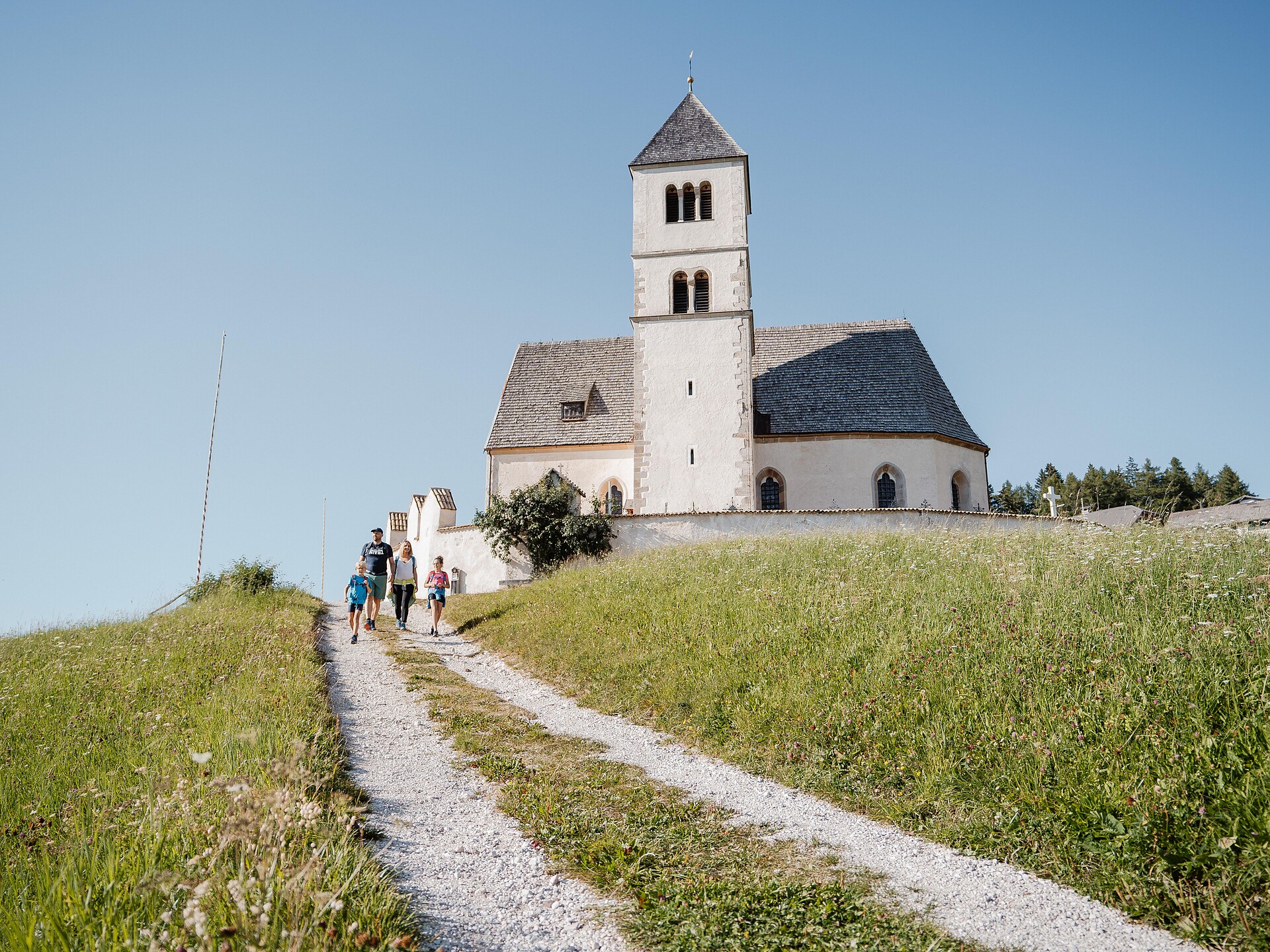 Visita guidata alla parrocchia di San Wolfgang Redagno Aldino 2 suedtirol.info