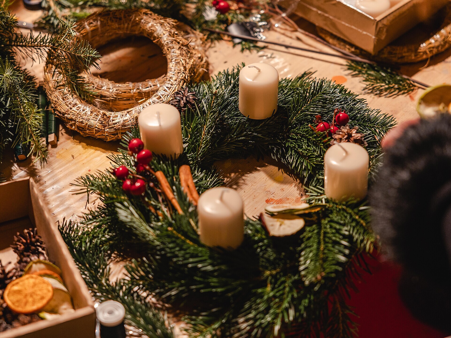 SOLD OUT: Laboratorio creativo per adulti: costruire una corona d´avvento - Merano e dintorni - #2 - suedtirol.info