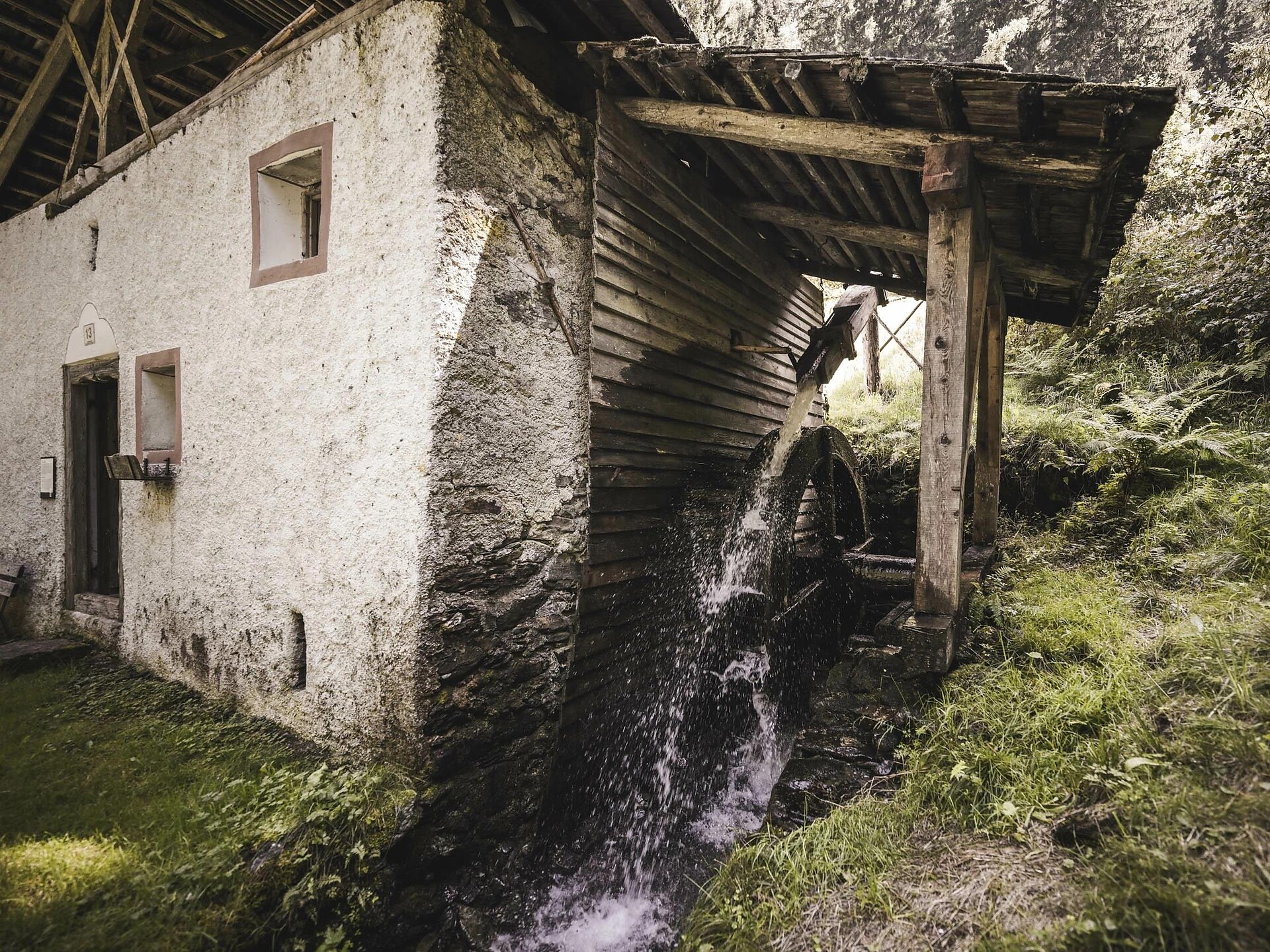 I segreti di Luson: storie del paese & miti del bosco - Regione dolomitica Luson Val di Funes - #1 - suedtirol.info