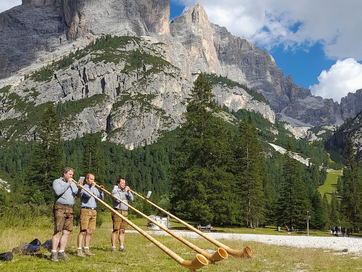 Le sonn di cors da munt - Der Klang der Alphörner in den Bergen Badia 2 suedtirol.info