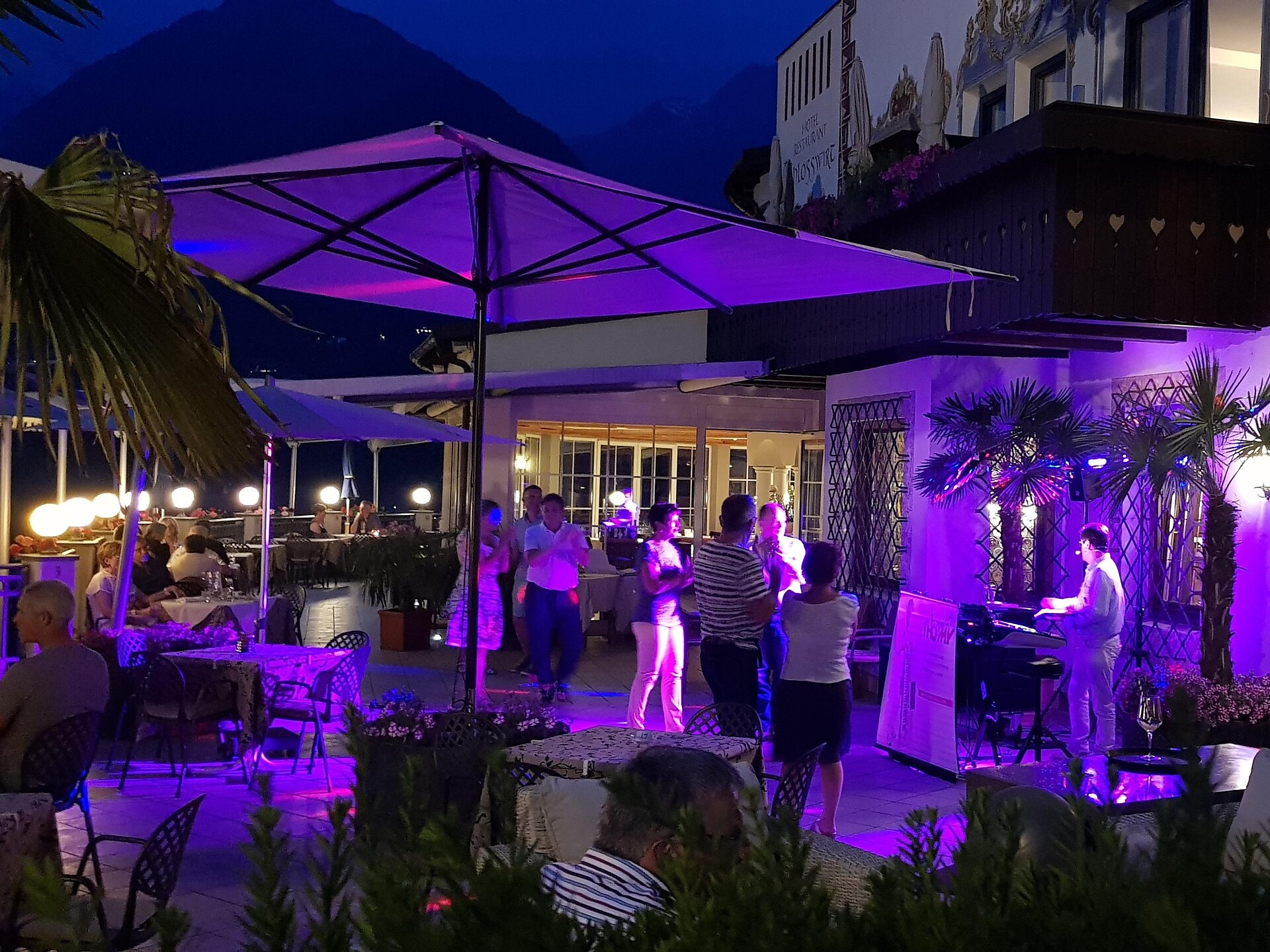 Musica live al ristorante Schlosswirt Scena 2 suedtirol.info