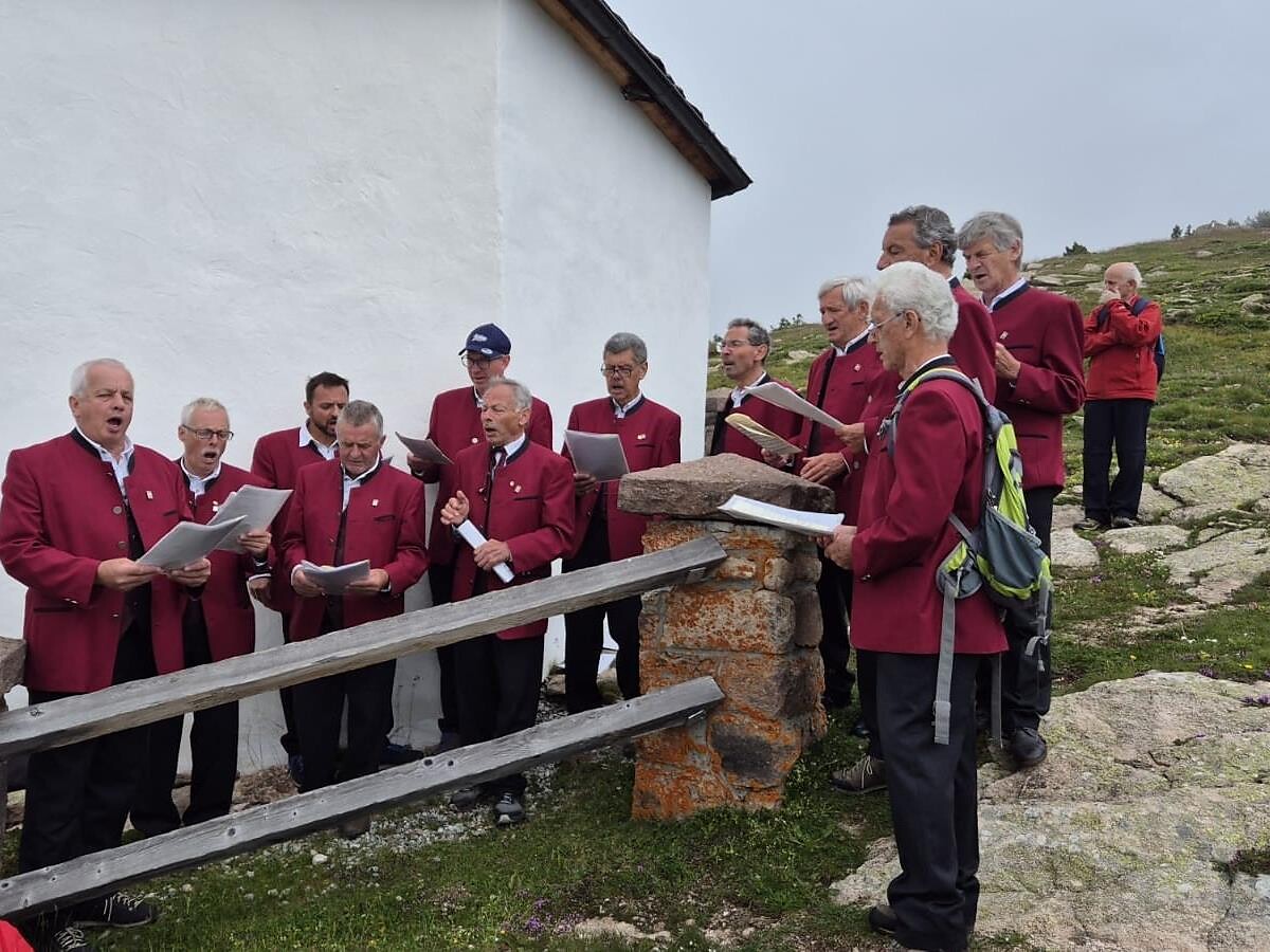 Intrattenimento musicale con il coro maschile "Raetia" - Regione dolomitica Val Gardena - #1 - suedtirol.info