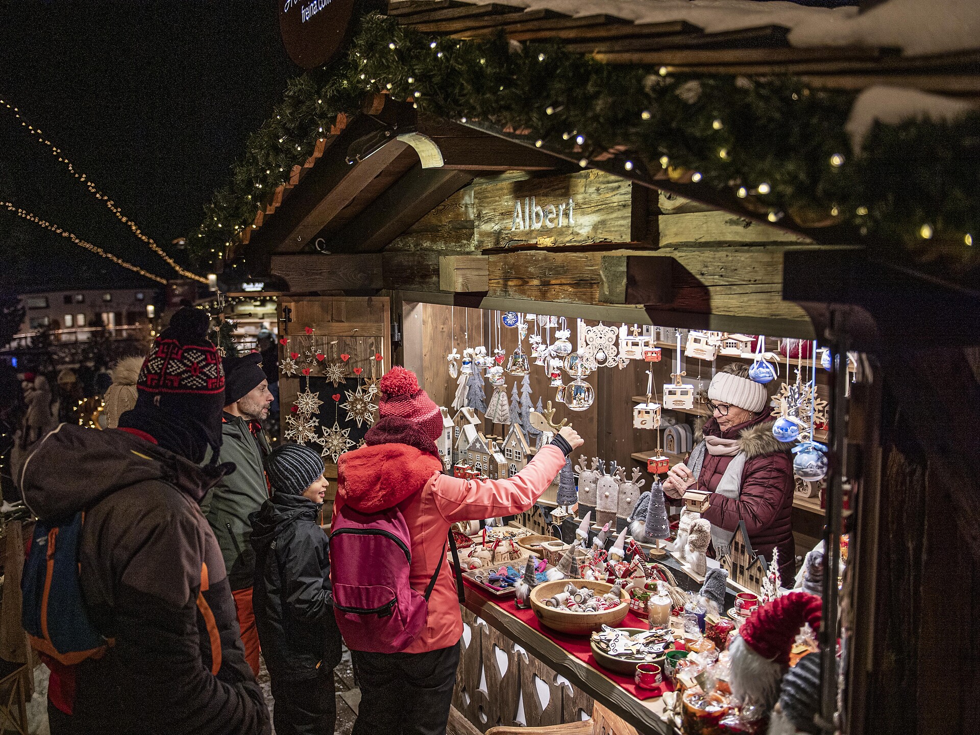 Mountain Christmas: Christmas Market in Selva di Val Gardena - Dolomites Region Val Gardena - #3 - suedtirol.info