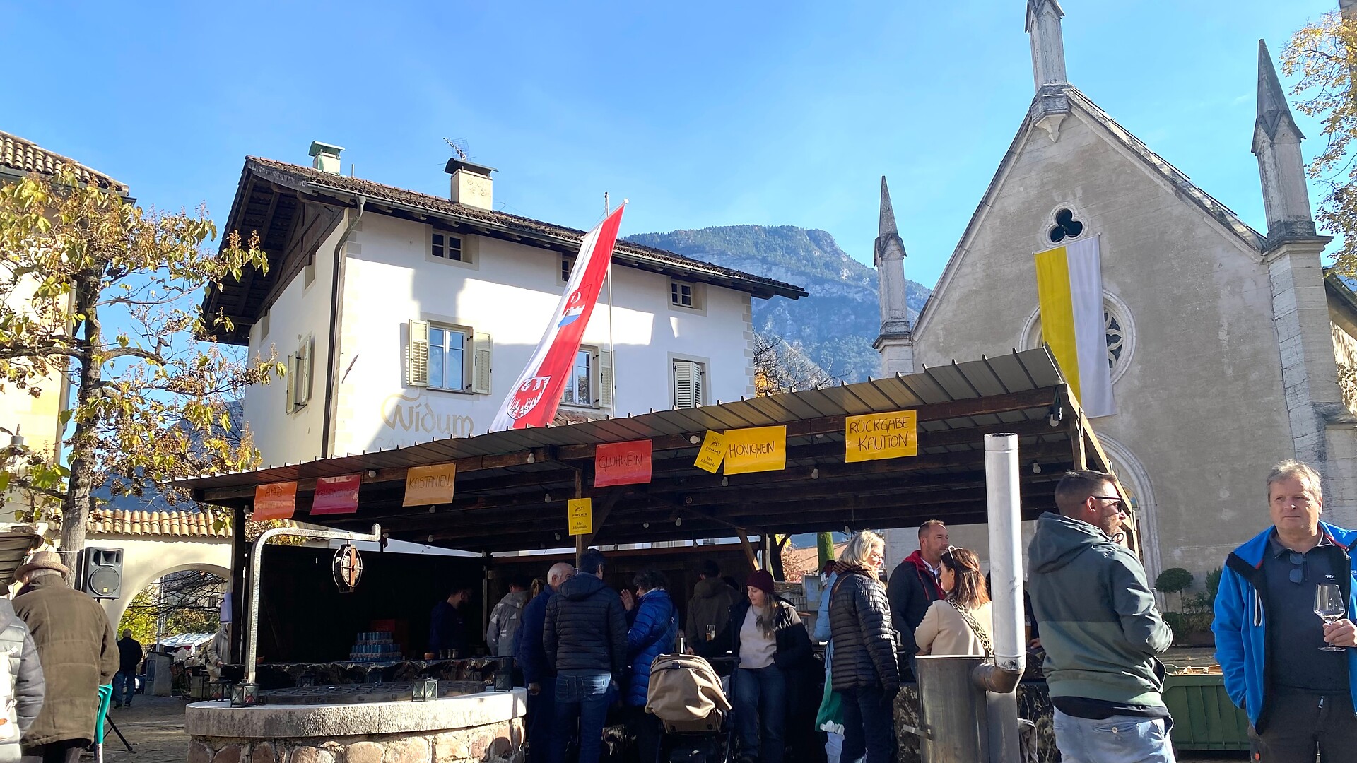 Sagra di San Martino a Cortina s.s.d.v. - Strada del Vino - #2 - suedtirol.info