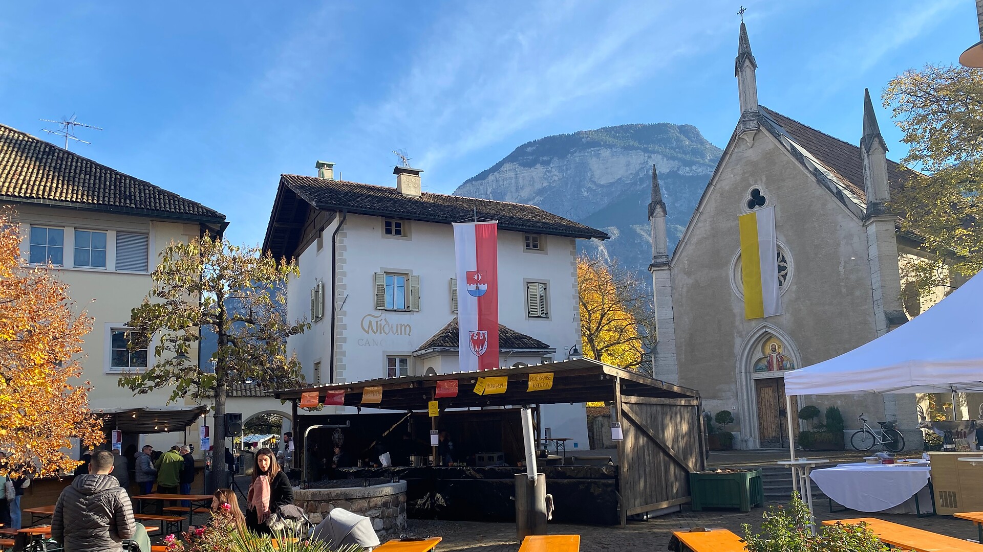Sagra di San Martino a Cortina s.s.d.v. - Strada del Vino - #3 - suedtirol.info