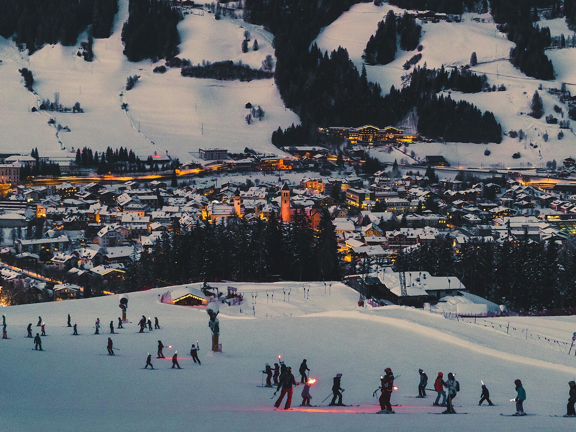 Fiaccolata mascherata della Ski & Snowboardschool San Candido - Regione dolomitica 3 Cime - #1 - suedtirol.info