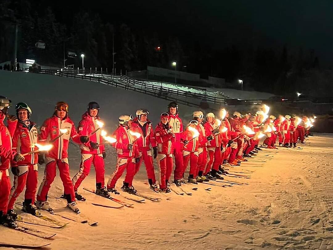 Fiaccolata mascherata della Ski & Snowboardschool San Candido - Regione dolomitica 3 Cime - #2 - suedtirol.info