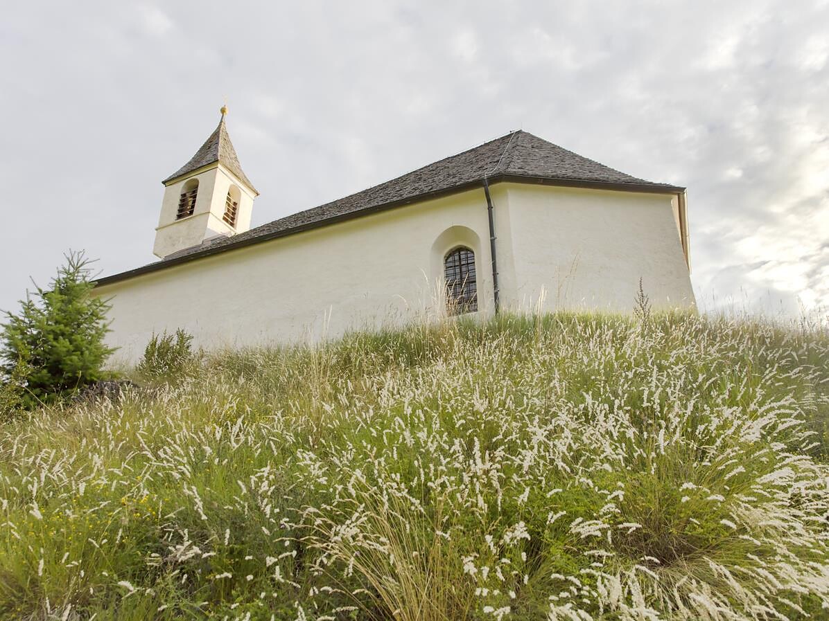 Meditative Morgenstimmung beim Kirchlein St. Christina - Vinschgau - #1 - suedtirol.info