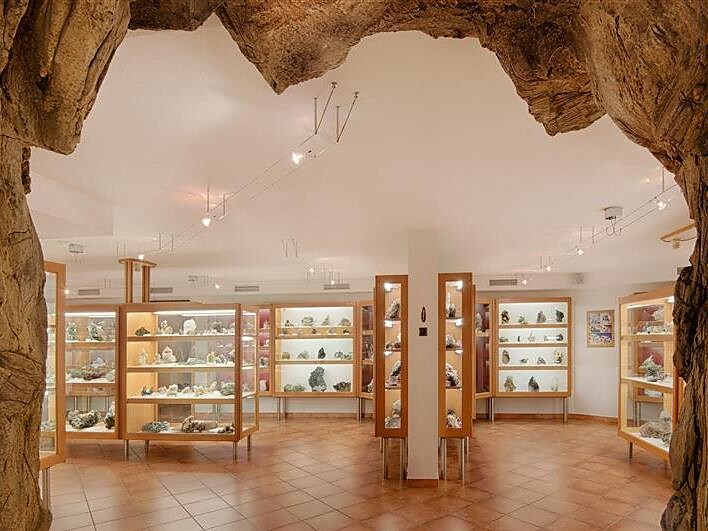 Mineral museum 09:30 am-12 pm and 15 pm-18 pm - Ahrntal/Valle Aurina - #1 - suedtirol.info