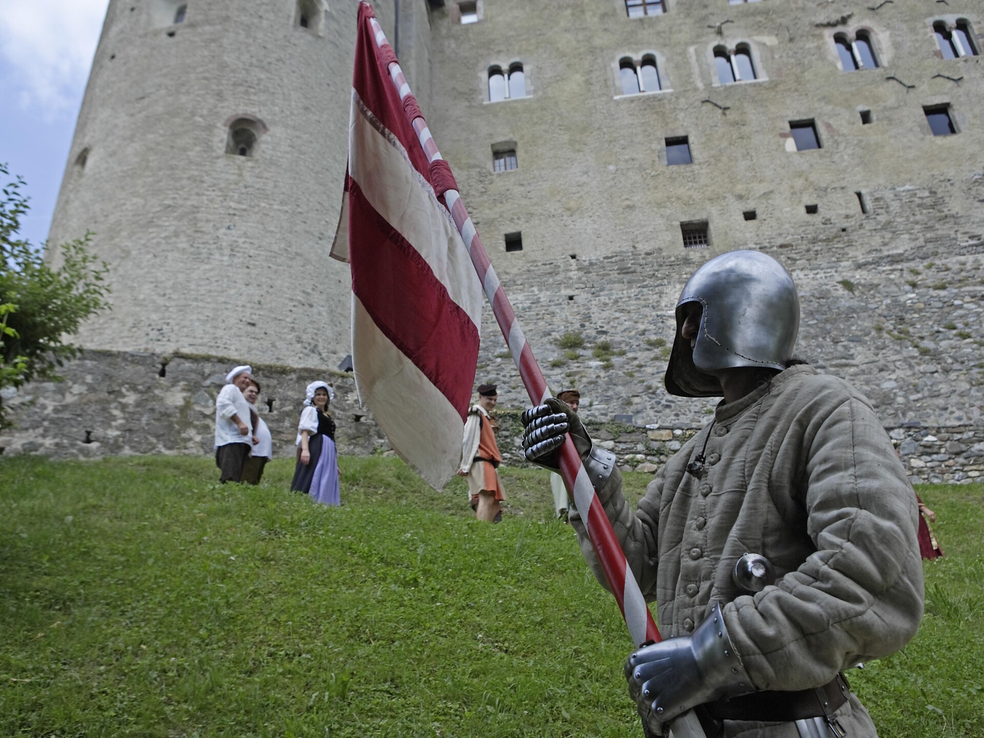 Mittelalterfest auf Schloss Tirol - Meran und Umgebung - #1 - suedtirol.info