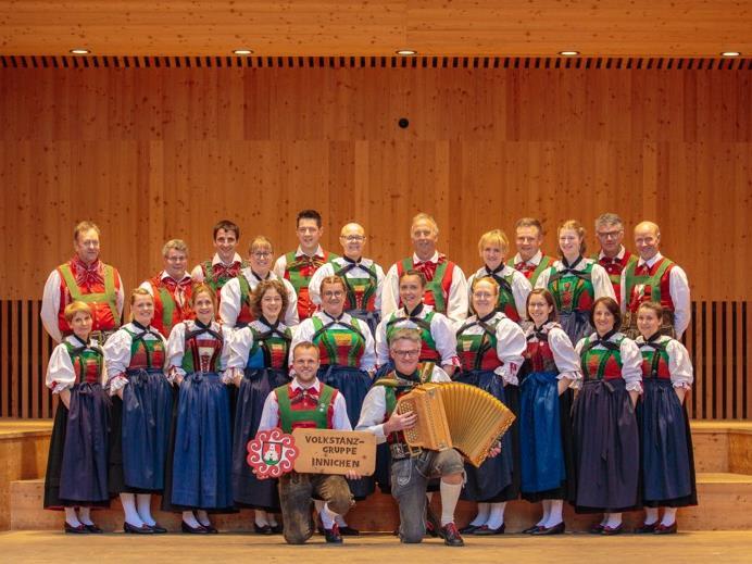 Esibizione del gruppo di ballo folcloristico di San Candido San Candido 1 suedtirol.info
