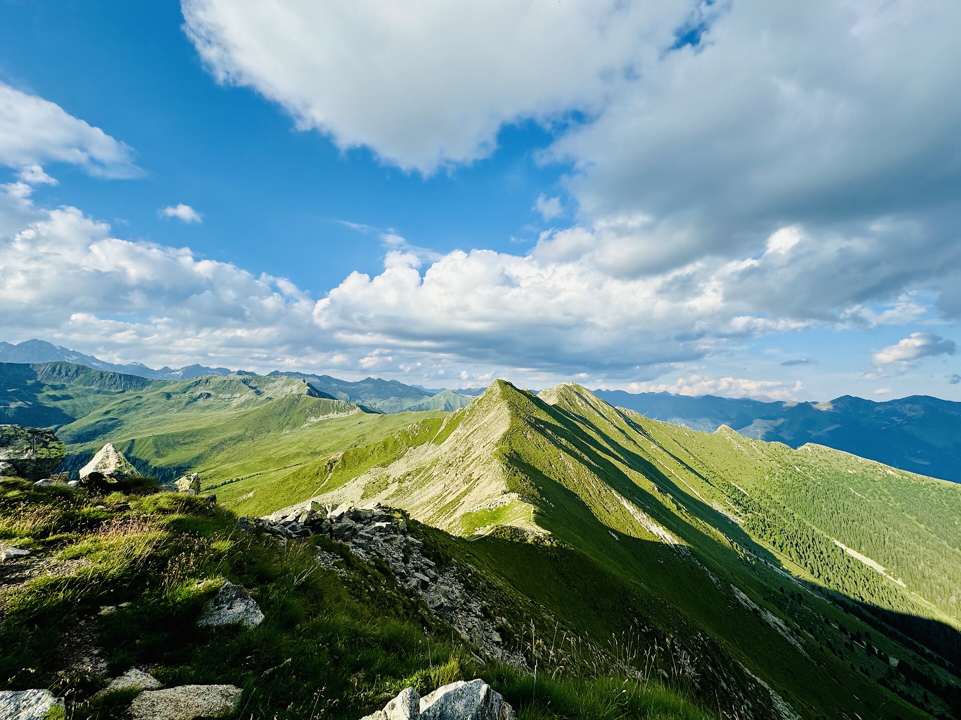 Maestosa escursione in vetta al Rudlhorn 2448 m a Tesido Valle di Casies 1 suedtirol.info