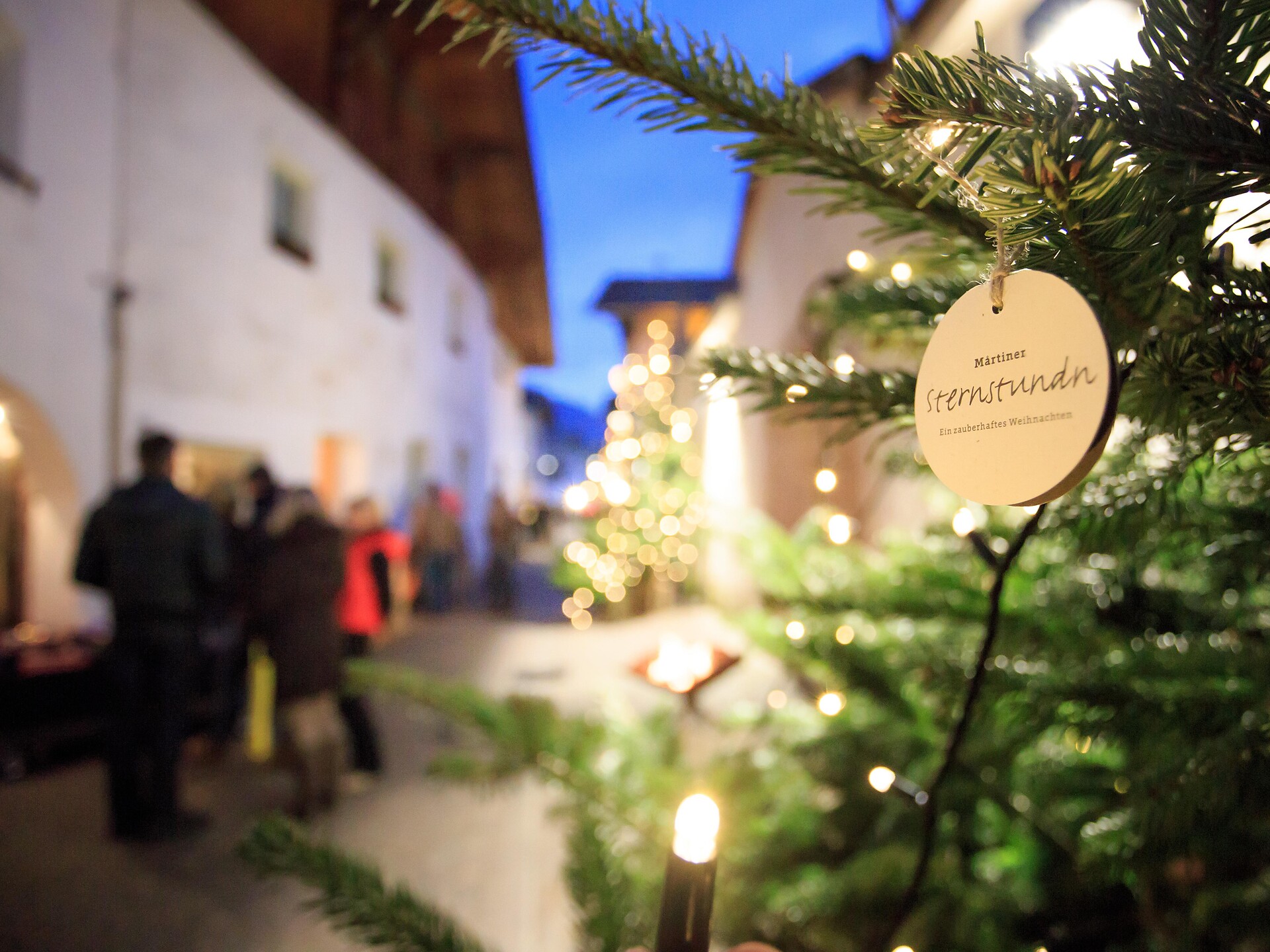 Mårtiner Sternstundn · Natale d'incanto: Lancio dell’albero di Natale - Merano e dintorni - #3 - suedtirol.info