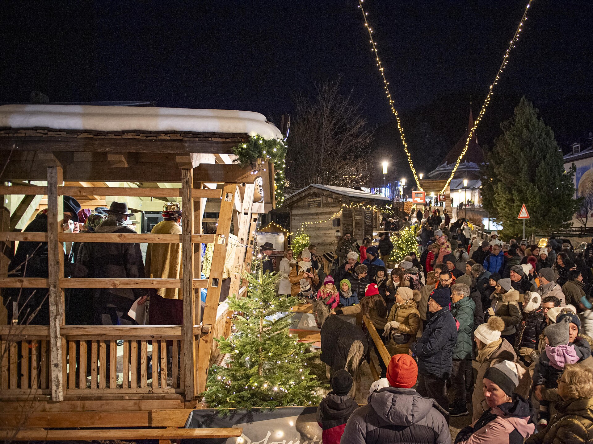 Mountain Christmas: Lebende Krippe der Heimatbühne Wolkenstein - Dolomitenregion Gröden - #2 - suedtirol.info