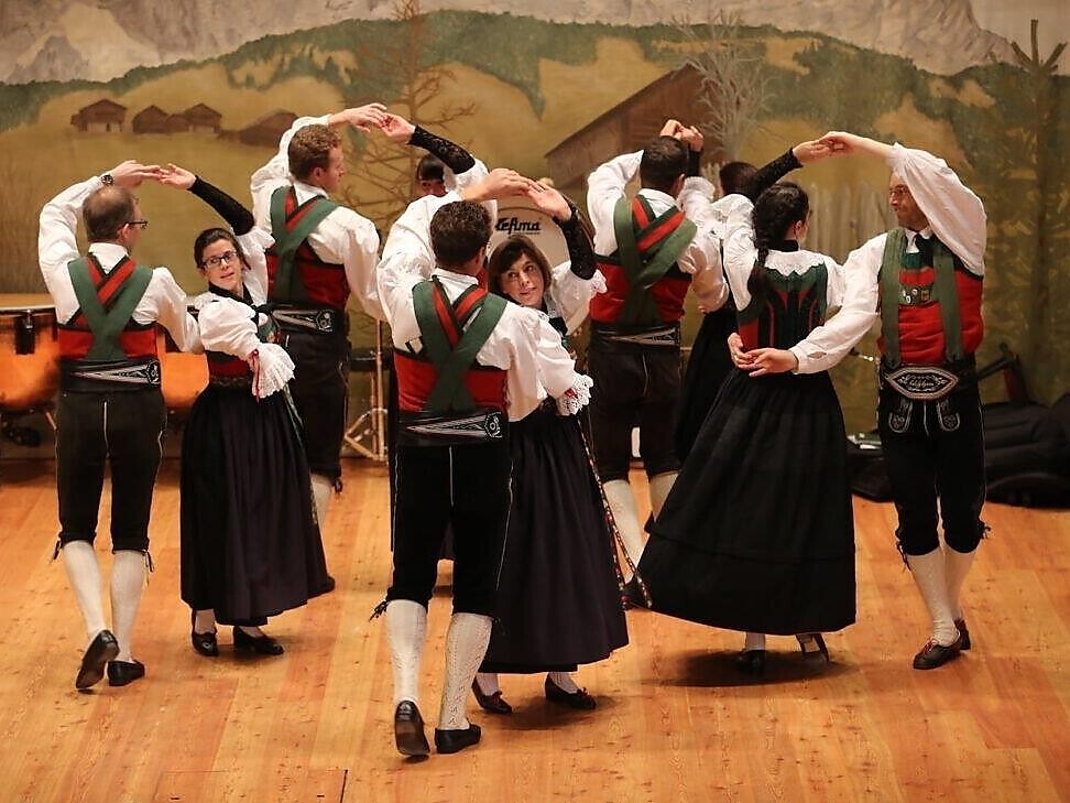 Matineekonzert Volkstanz- und Plattlergruppe Innevillgraten - Dolomitenregion 3 Zinnen - #1 - suedtirol.info