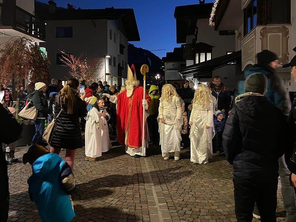 Mårtiner Sternstundn · Nikolaus- und Engeleumzug - Meran und Umgebung - #3 - suedtirol.info