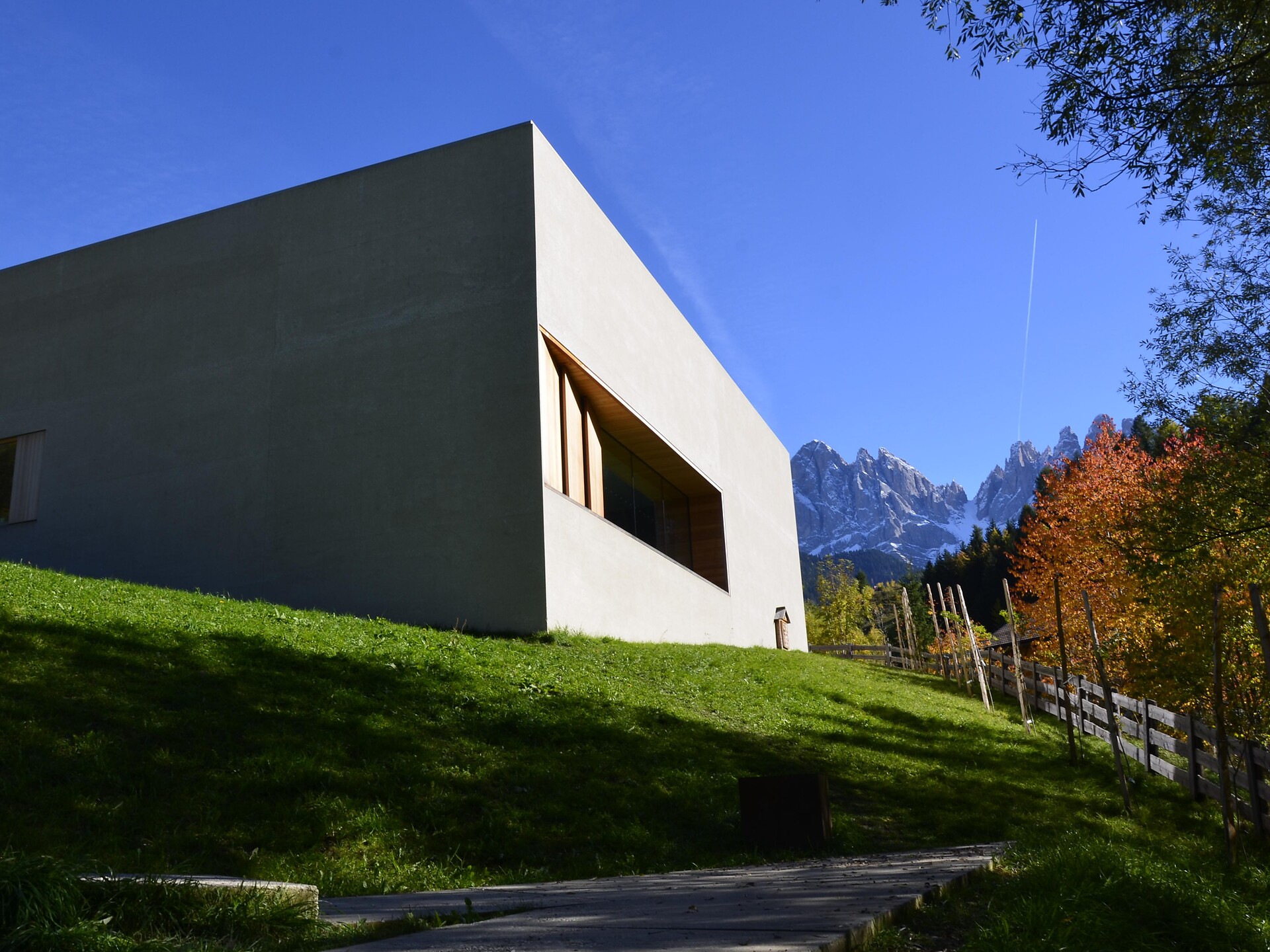 Naturalistic Hike from Resciesa to the Visitors Centre of the Nature Park - Dolomites Region Val Gardena - #3 - suedtirol.info