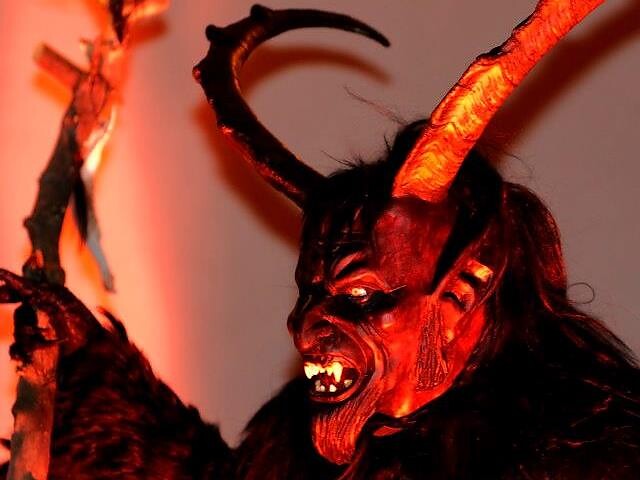 San Nicholas parade with devils in Laas - Vinschgau/Val Venosta - #1 - suedtirol.info