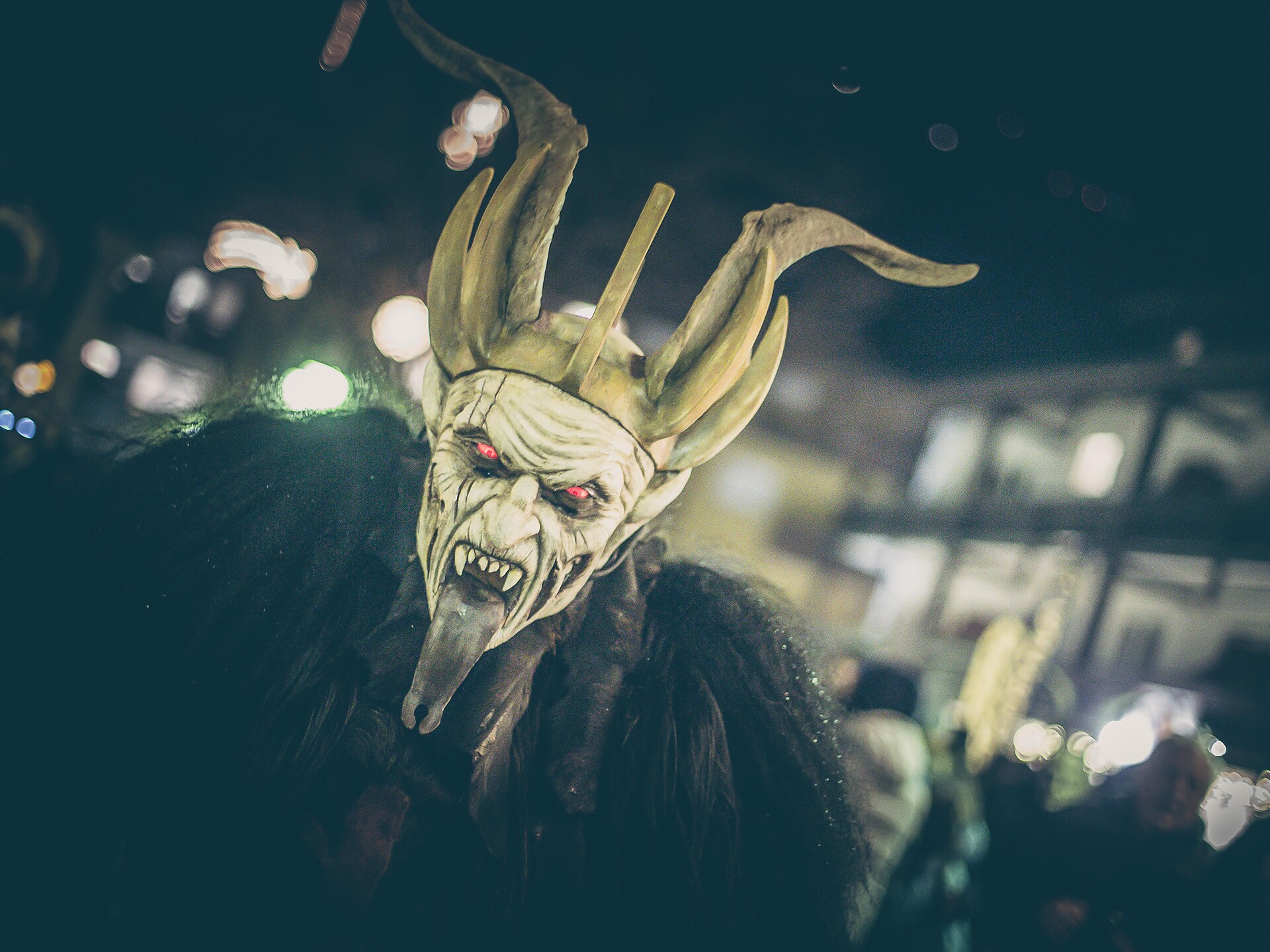 San Nicolò, Krampus e Suoni di Natale a Lutago - Valle Aurina - #3 - suedtirol.info