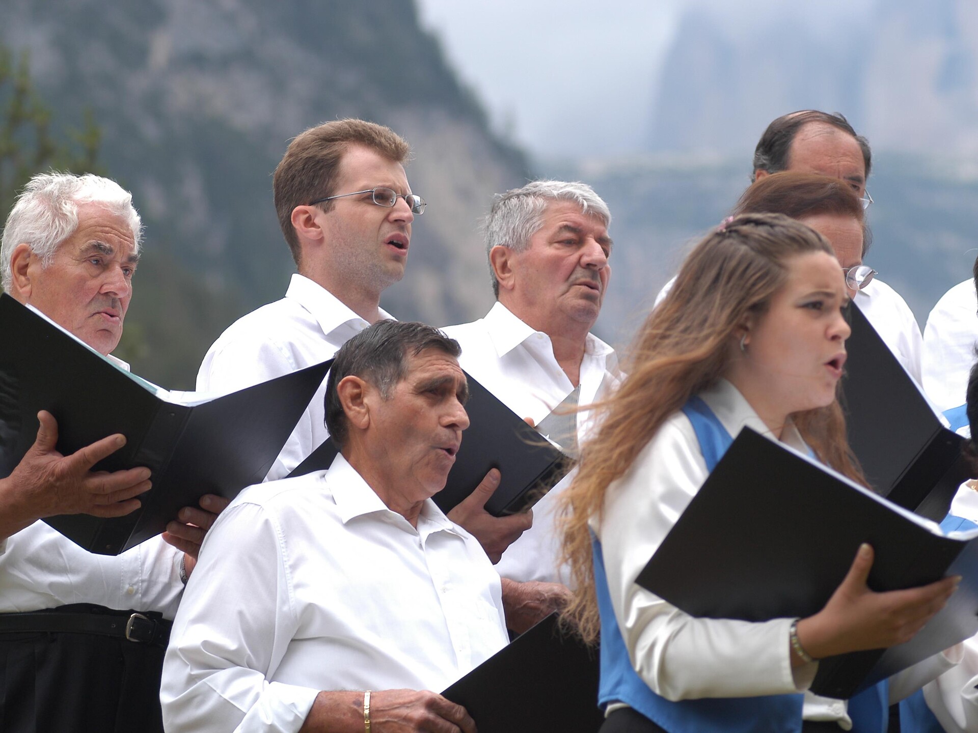 29.Alta Pusteria Int. Choir Festival:concerto al lago di Braies e malga Foresta - Regione dolomitica 3 Cime - #2 - suedtirol.info